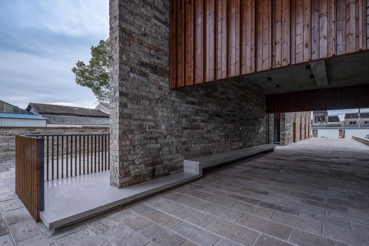 A rural settlement under a stream shape roof——The cultural auditorium of Xiaowufen Village - image 8