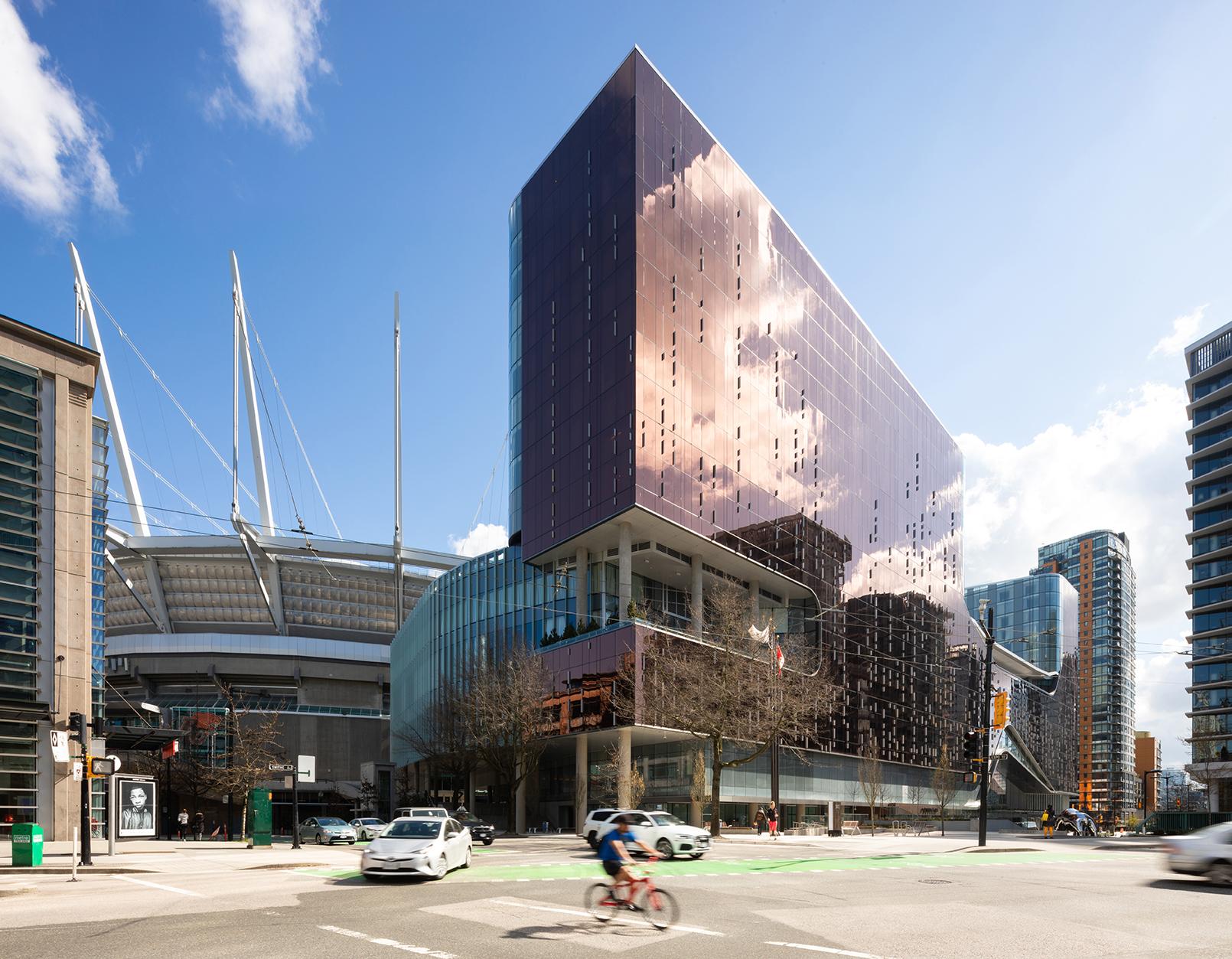 Parq Vancouver - image 4
