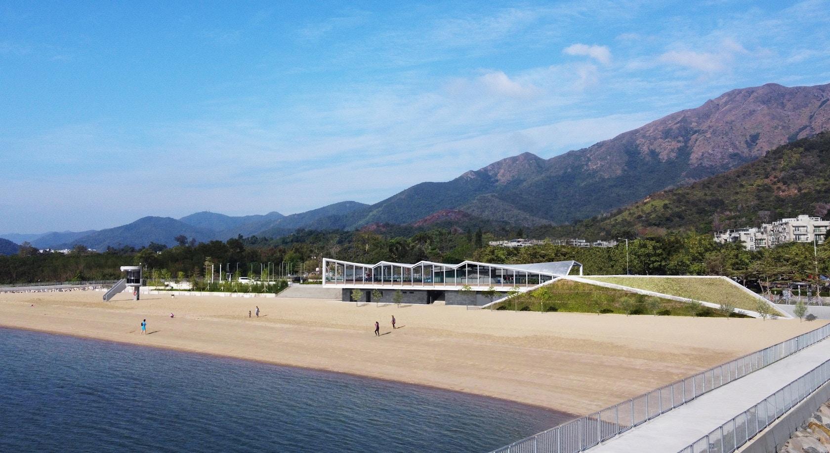 Lung Mei Beach Bathhouse