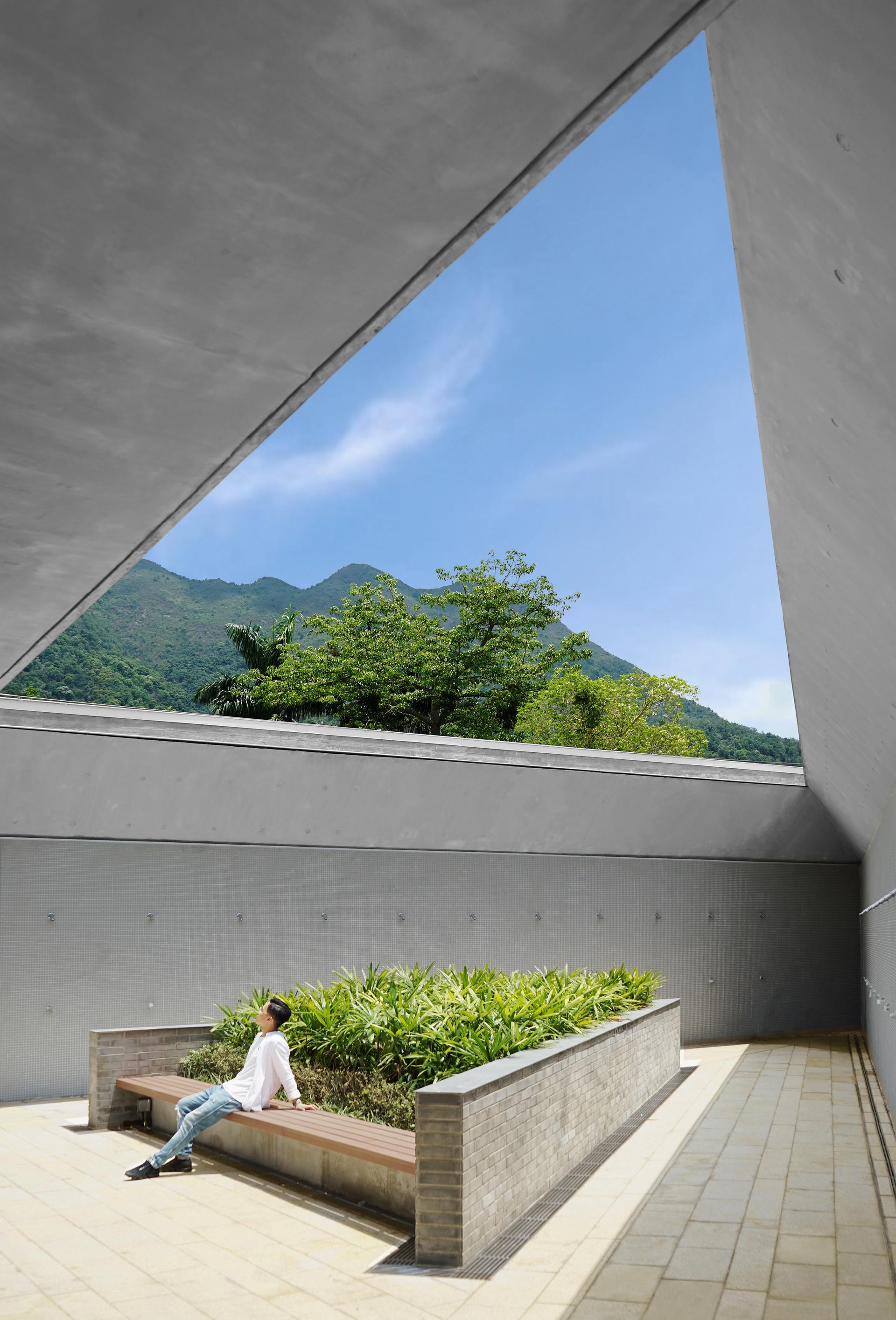 Lung Mei Beach Bathhouse - image 17