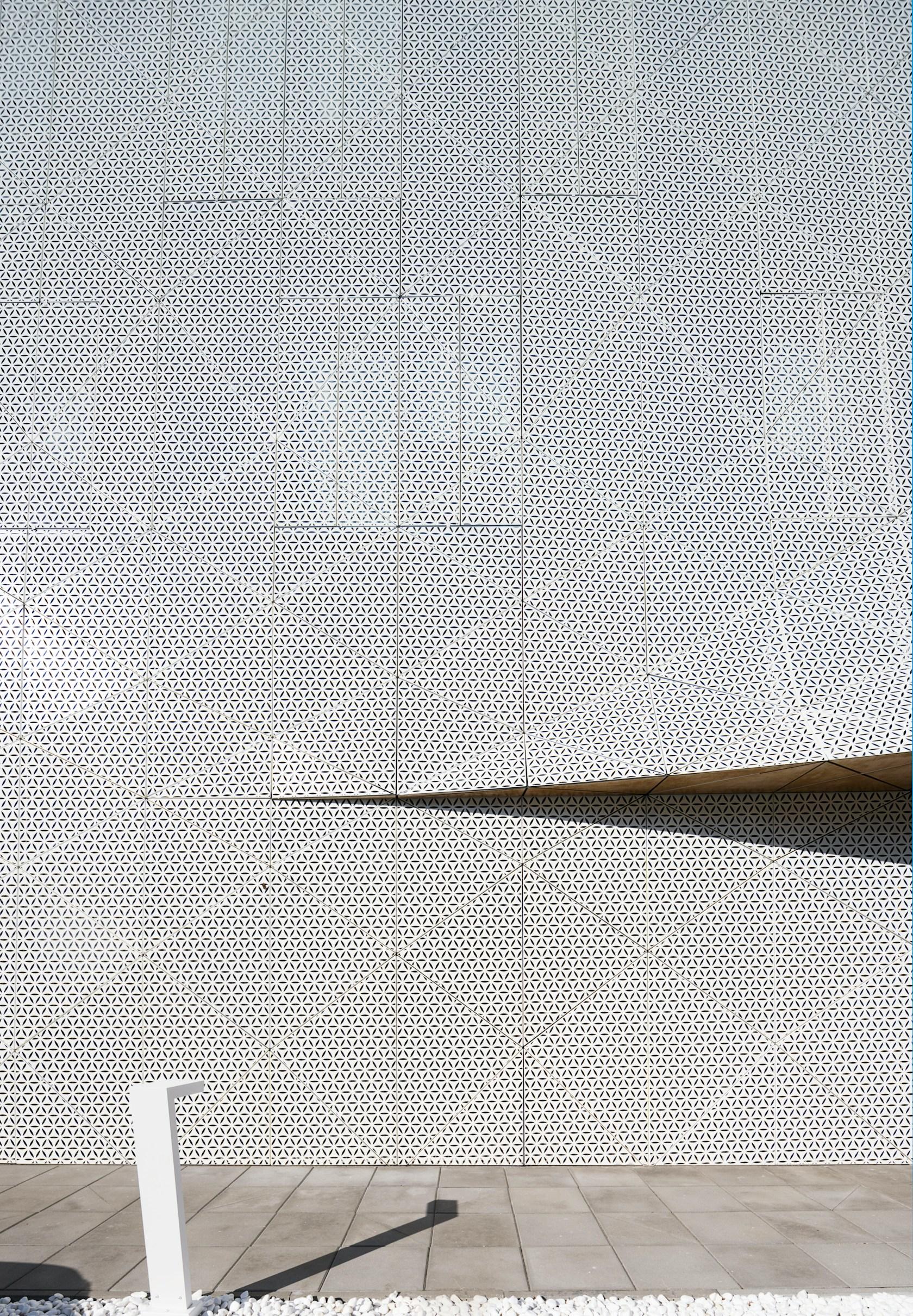 WAVE 1 - image 8