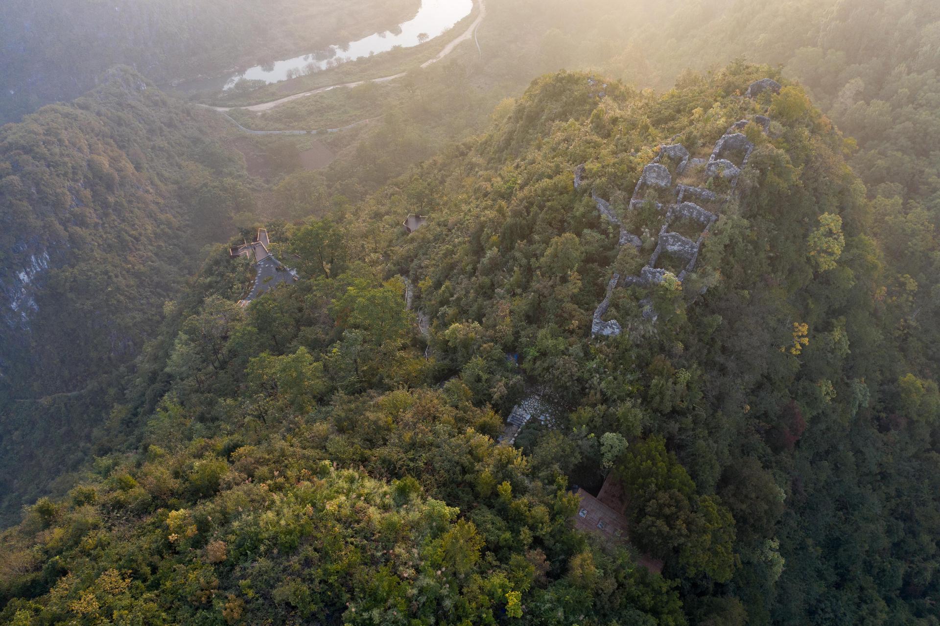 Preservation and rehabilitation of Gaodang Buyi mountain village - image 3
