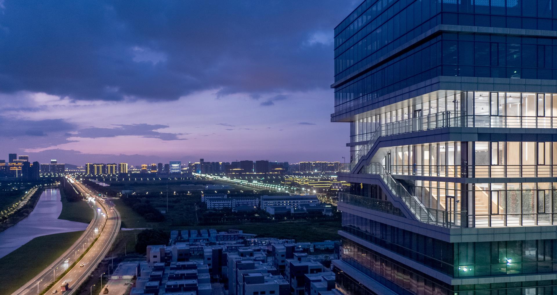 Something Happening in the Air-Wujiang Taihu New Town Software Park Complex Building