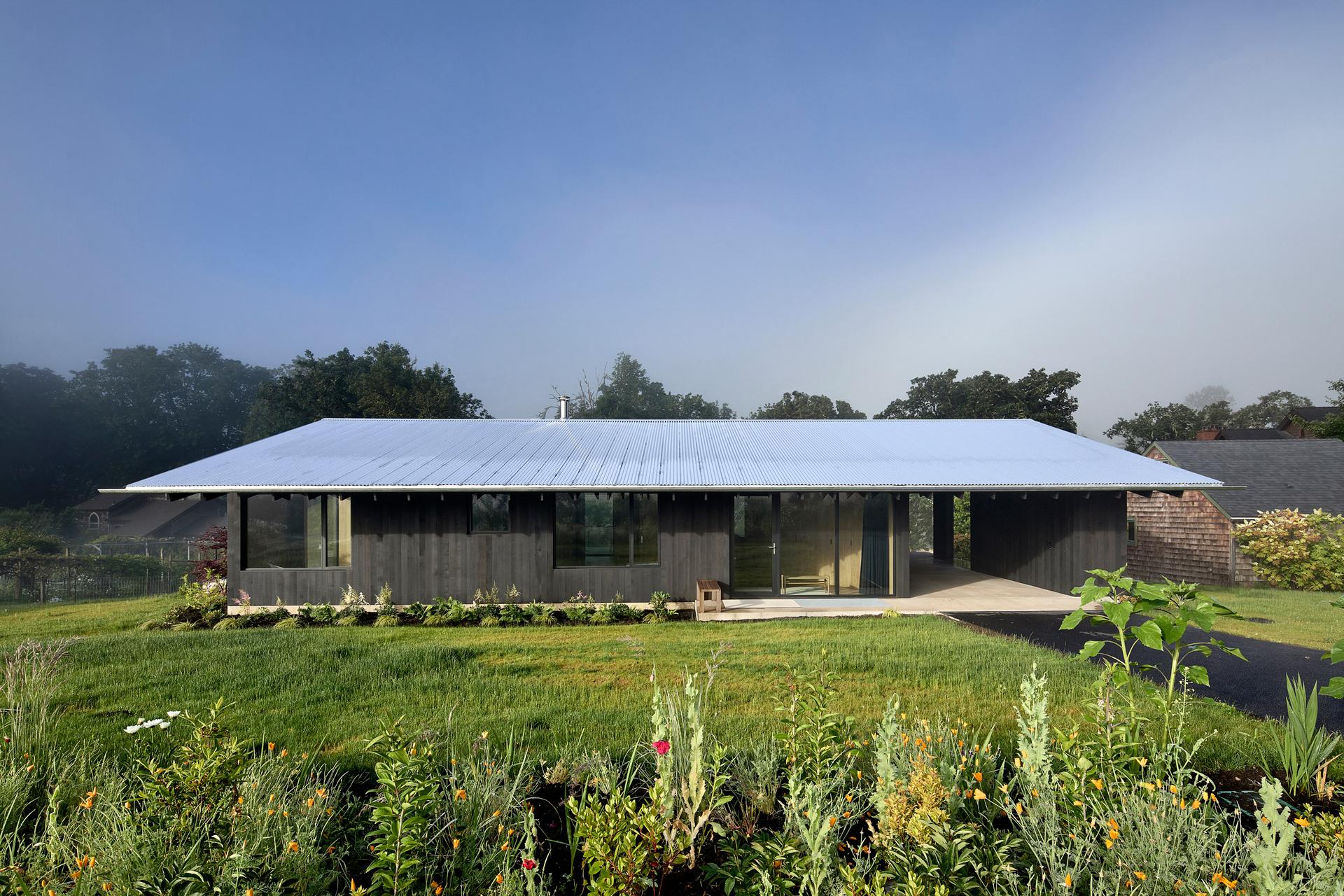 Divine House - image 3