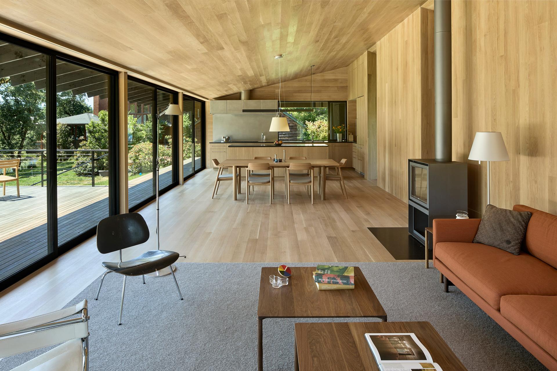 Divine House - image 18