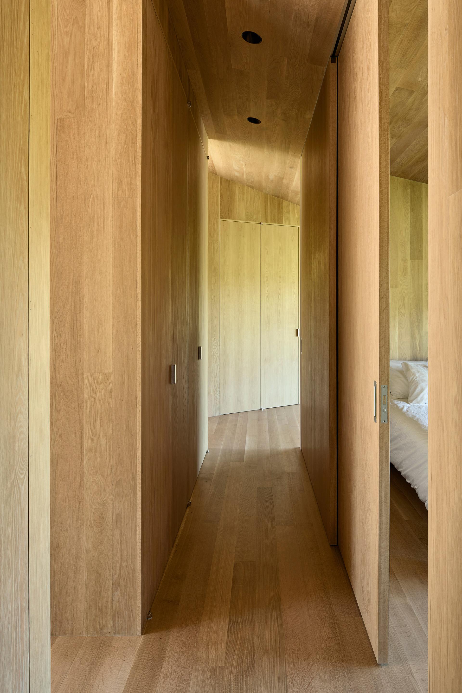Divine House - image 23