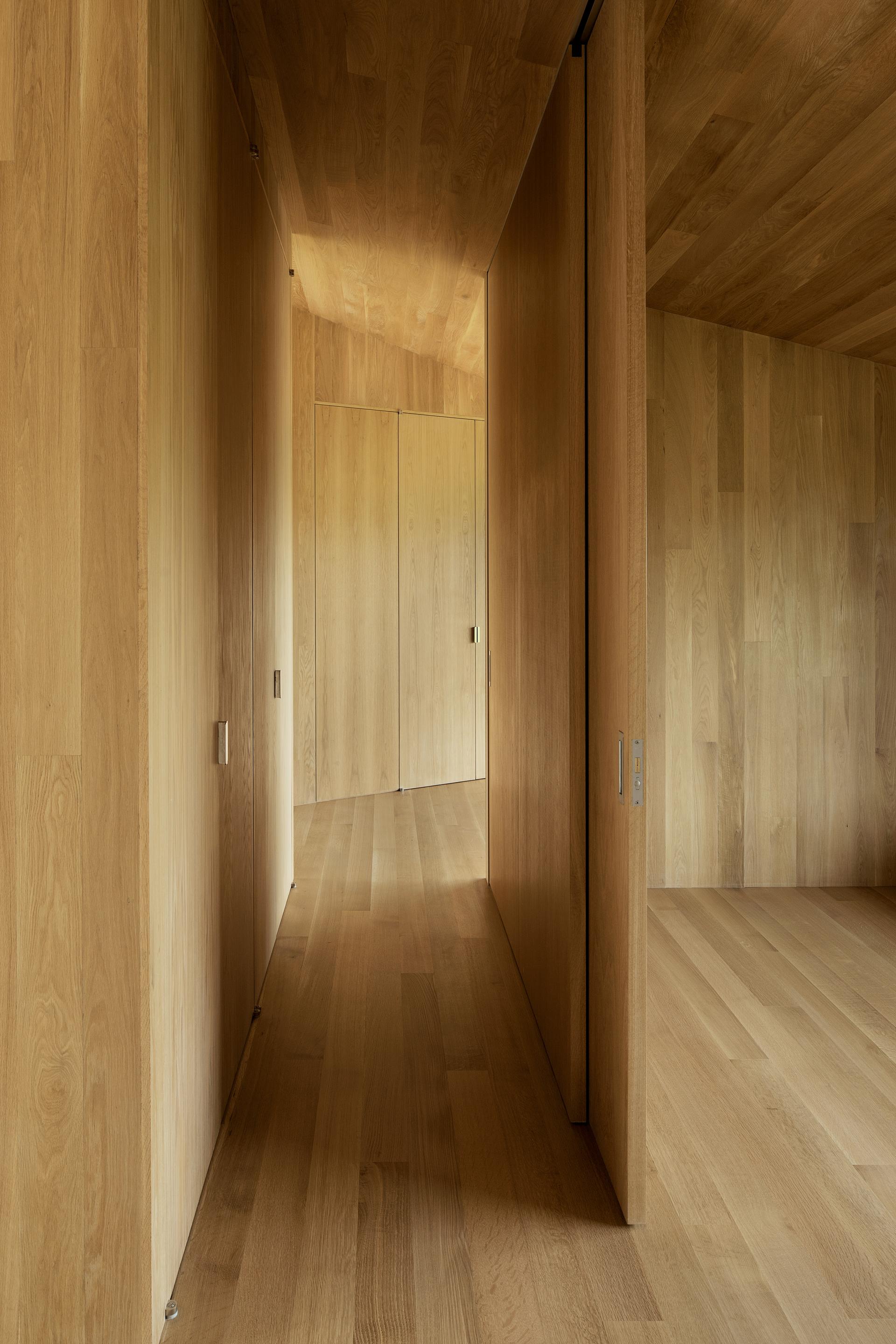 Divine House - image 17