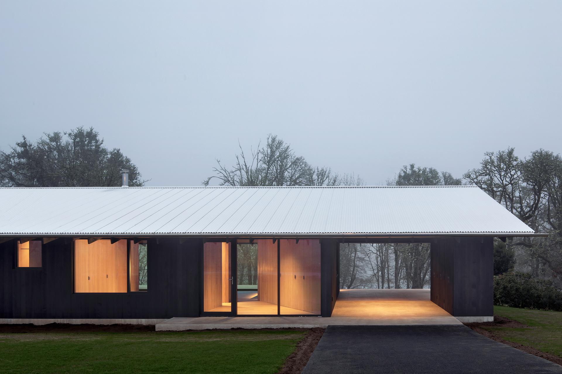 Divine House - image 22