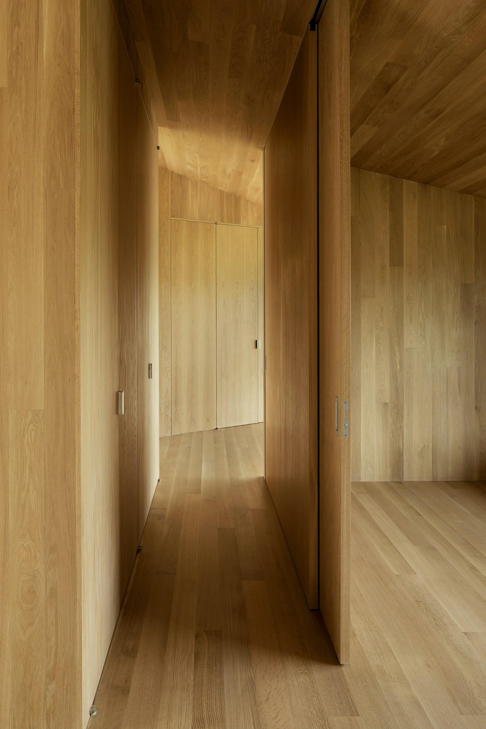 Divine House - image 11