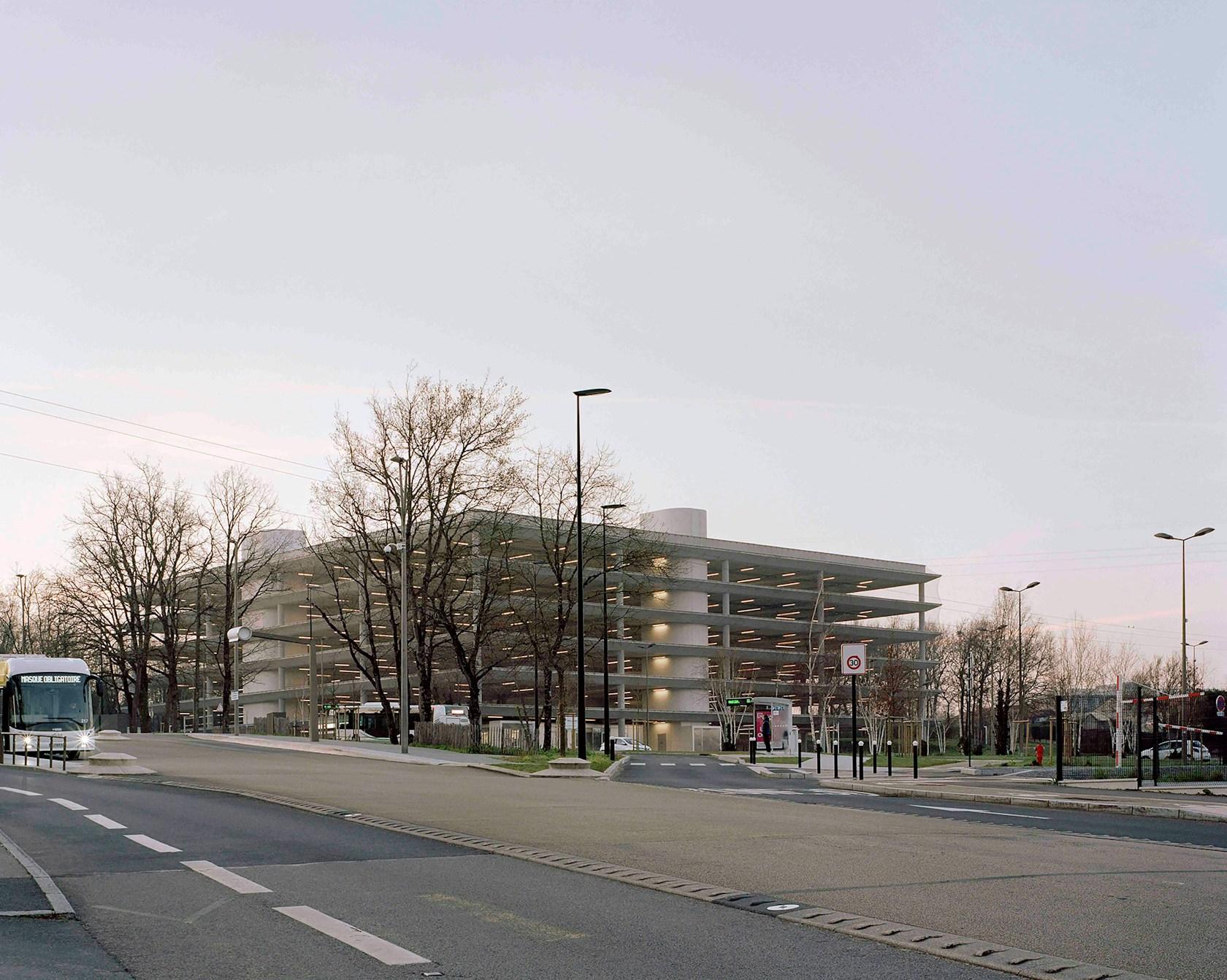 P+R park and ride - image 3