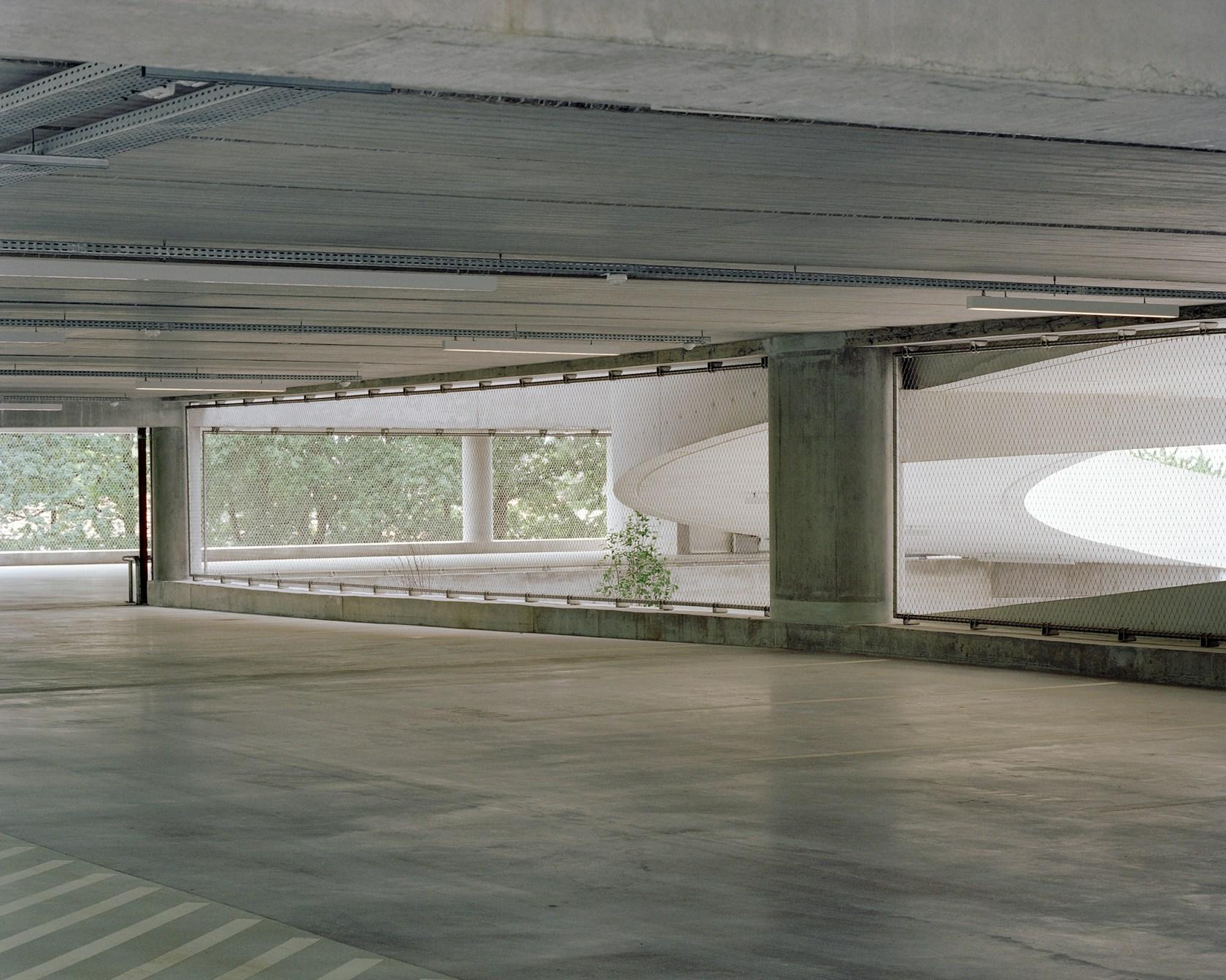 P+R park and ride - image 10