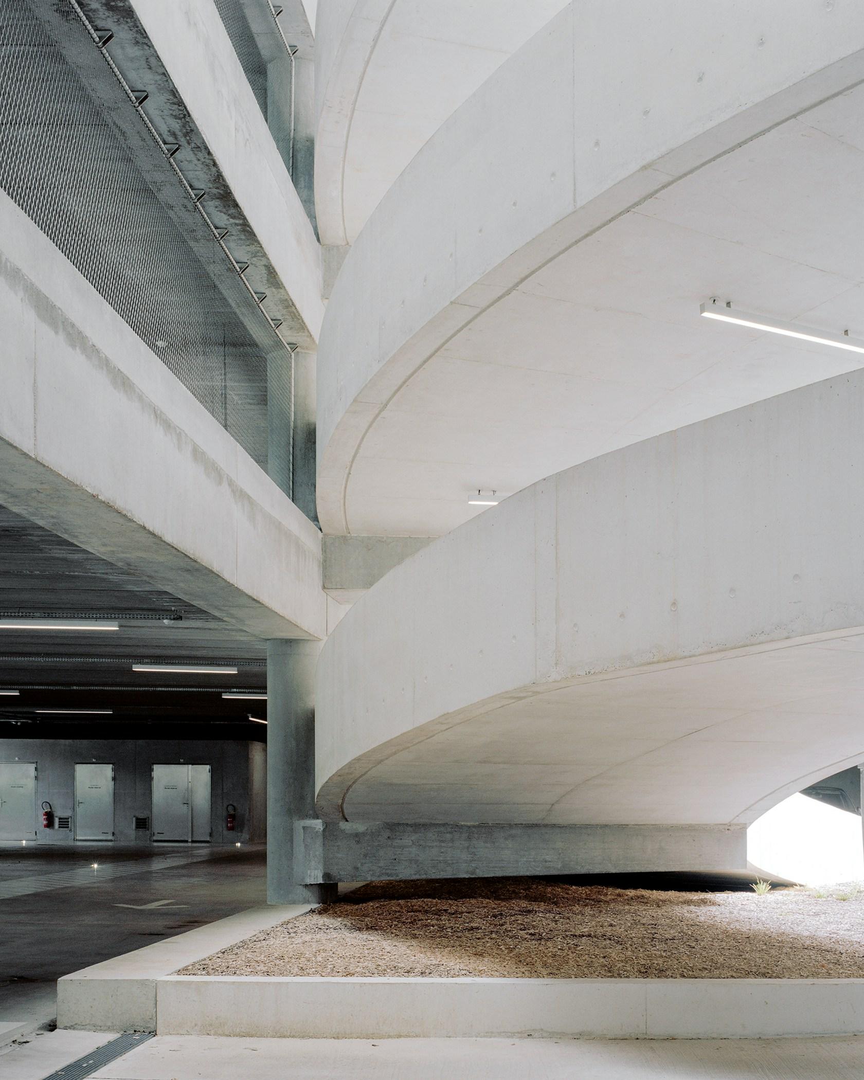 P+R park and ride - image 9