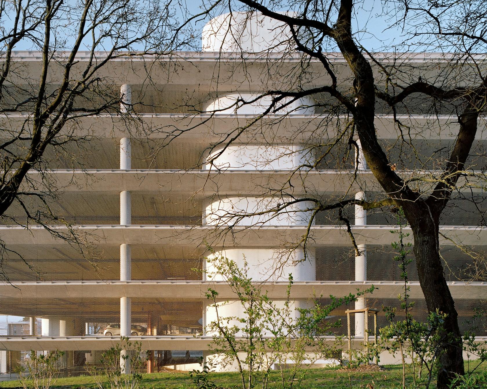 P+R park and ride - image 5