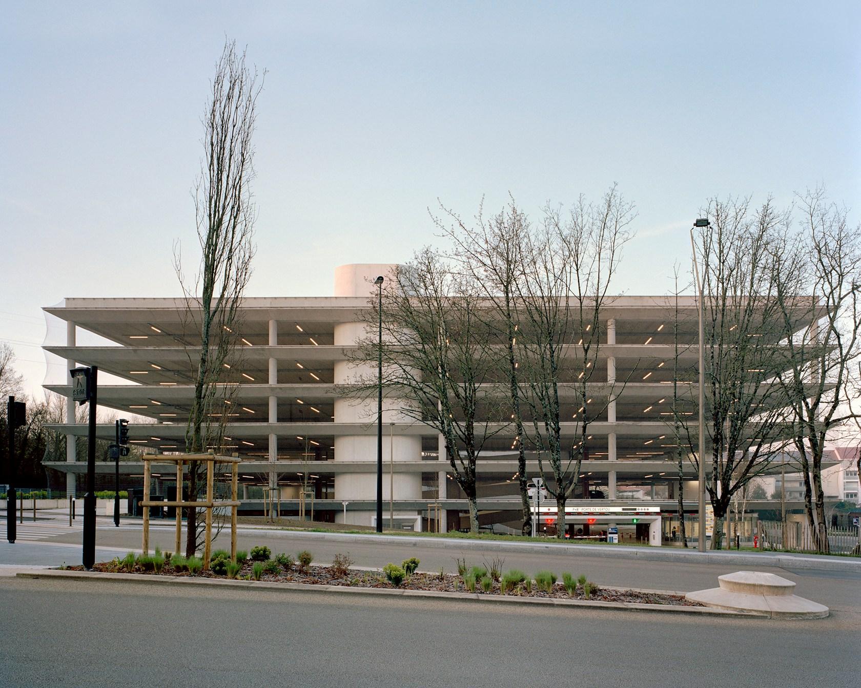 P+R park and ride - image 4
