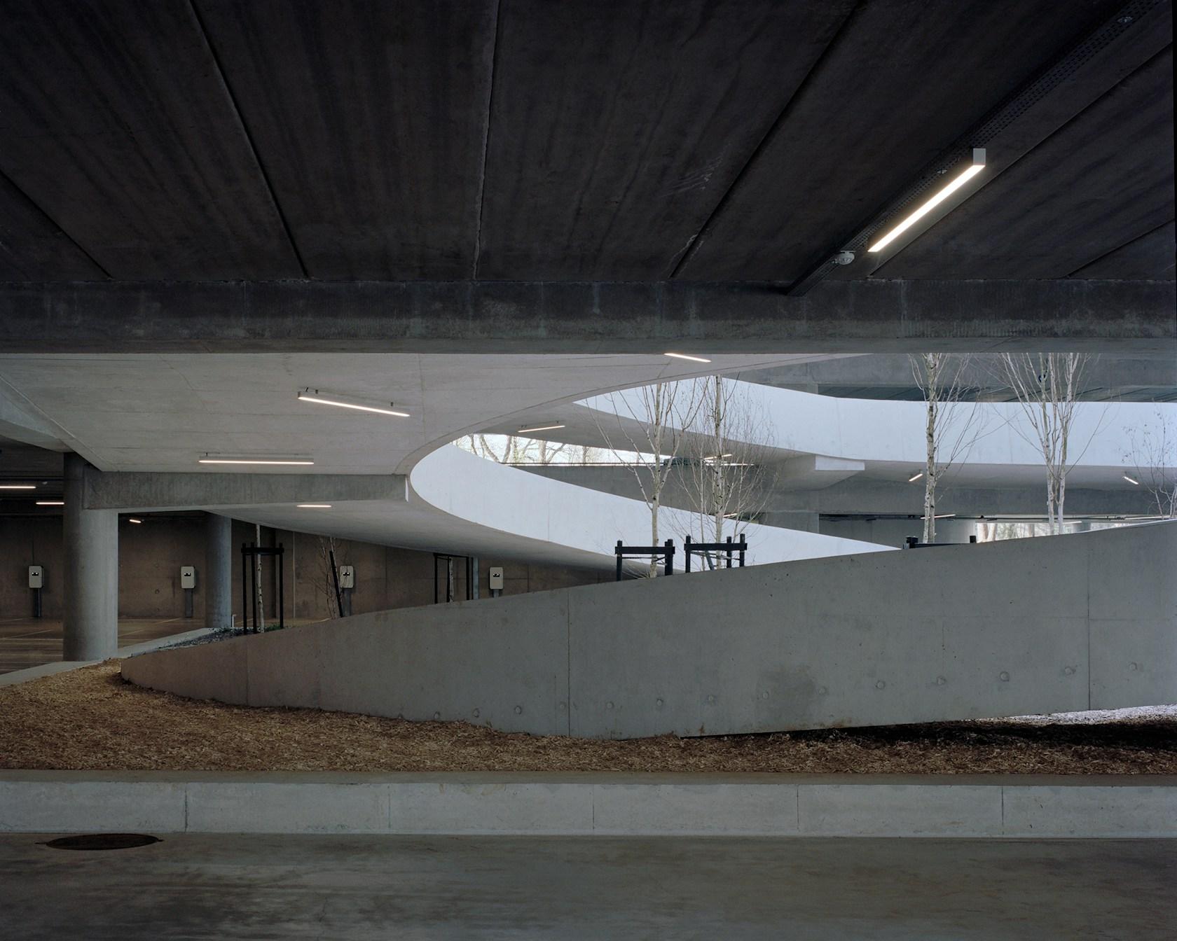 P+R park and ride - image 11