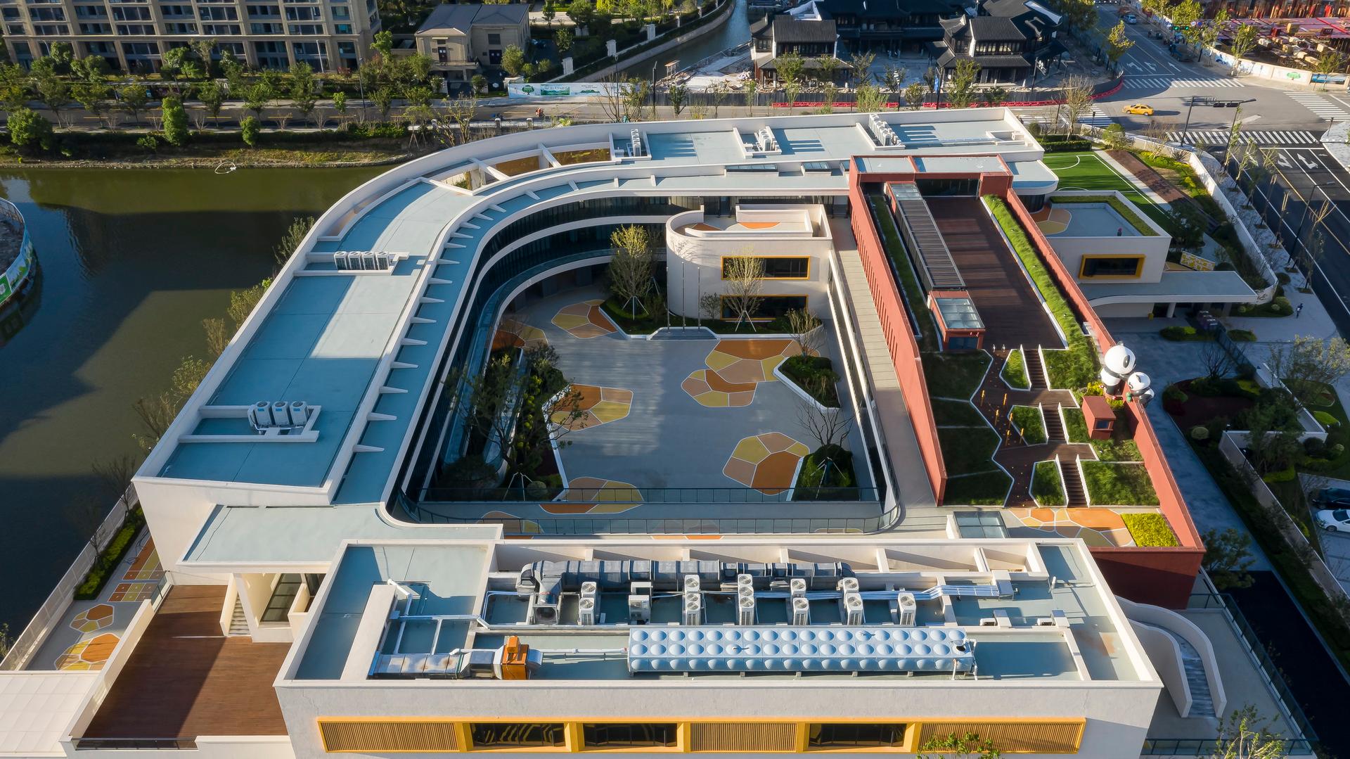 Zhoushan Greentown Yuhua Kindergarten - image 2