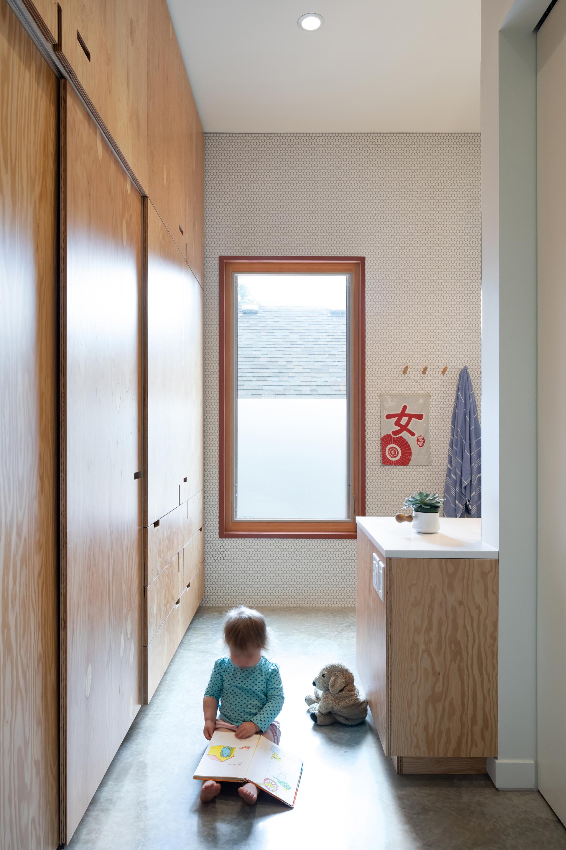 Shift House - image 7