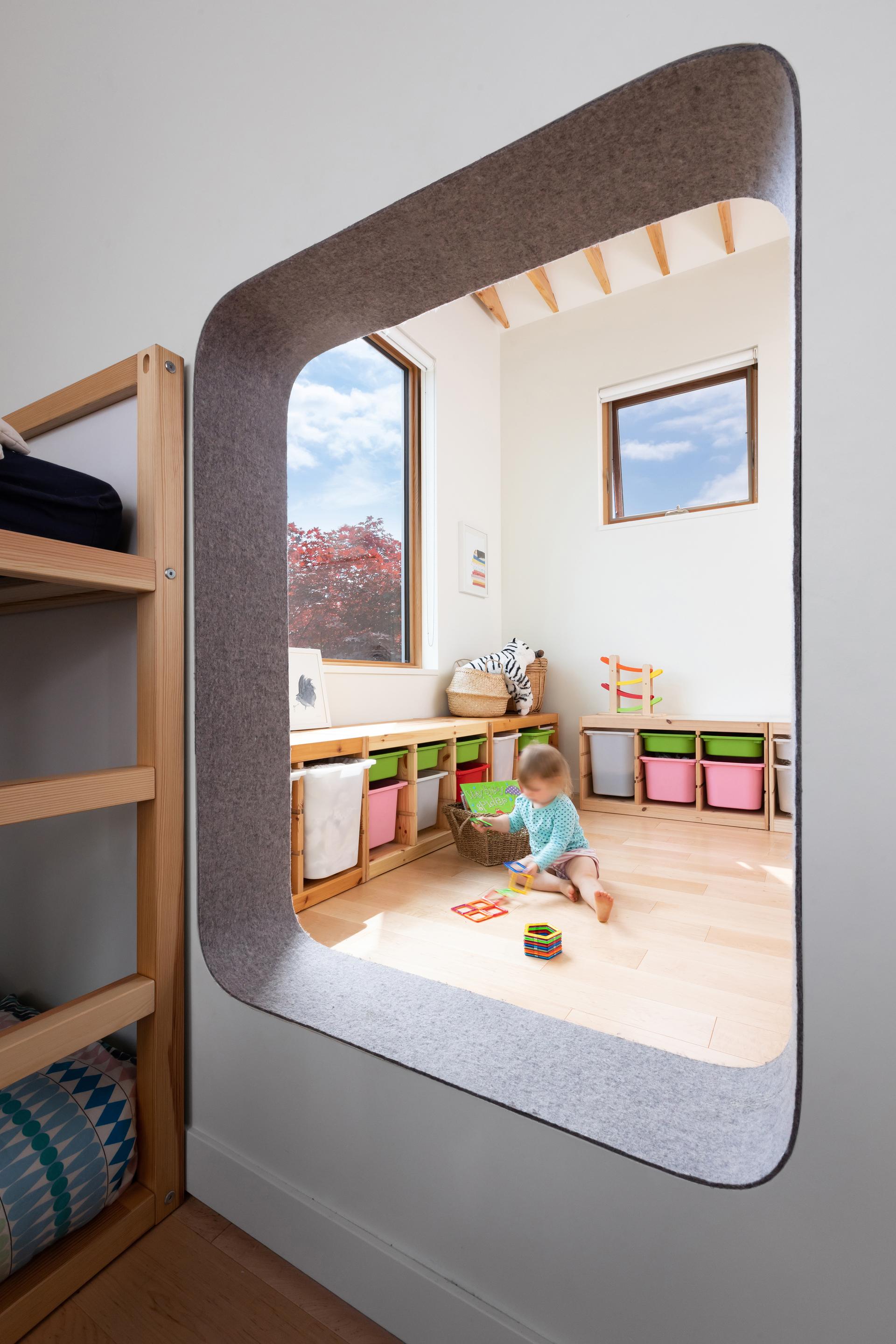 Shift House - image 9