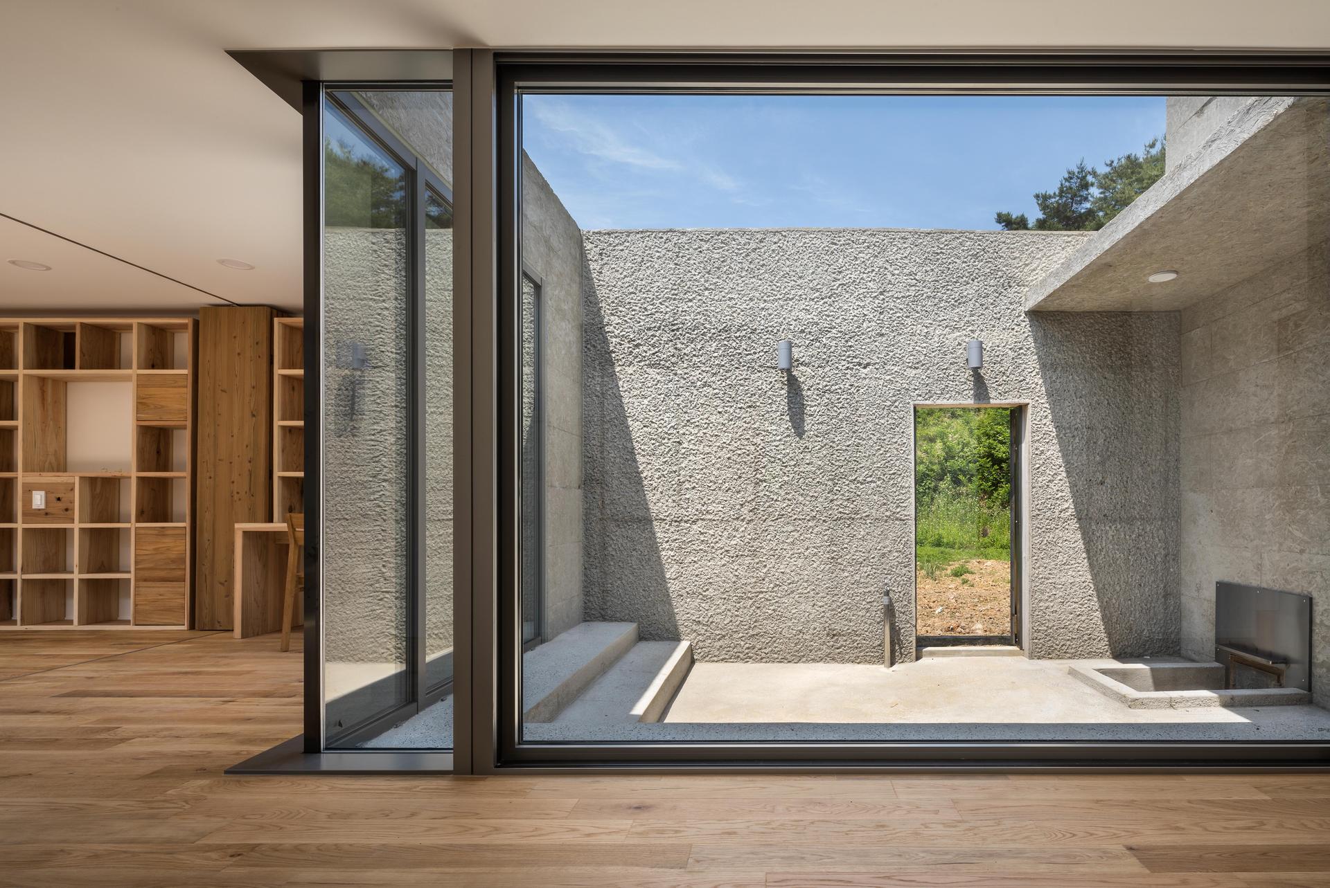 Closed house, Open house - image 5