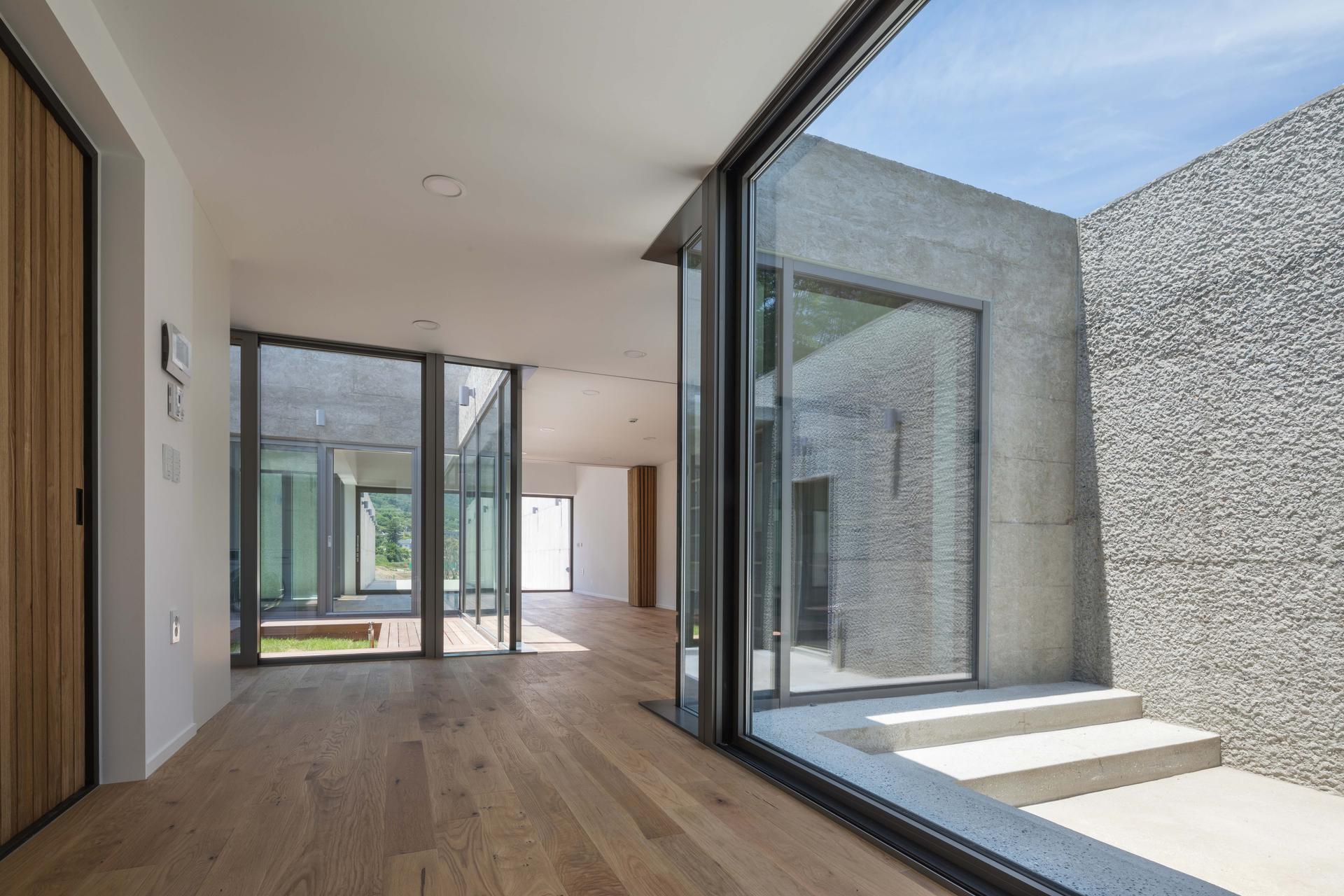 Closed house, Open house - image 6