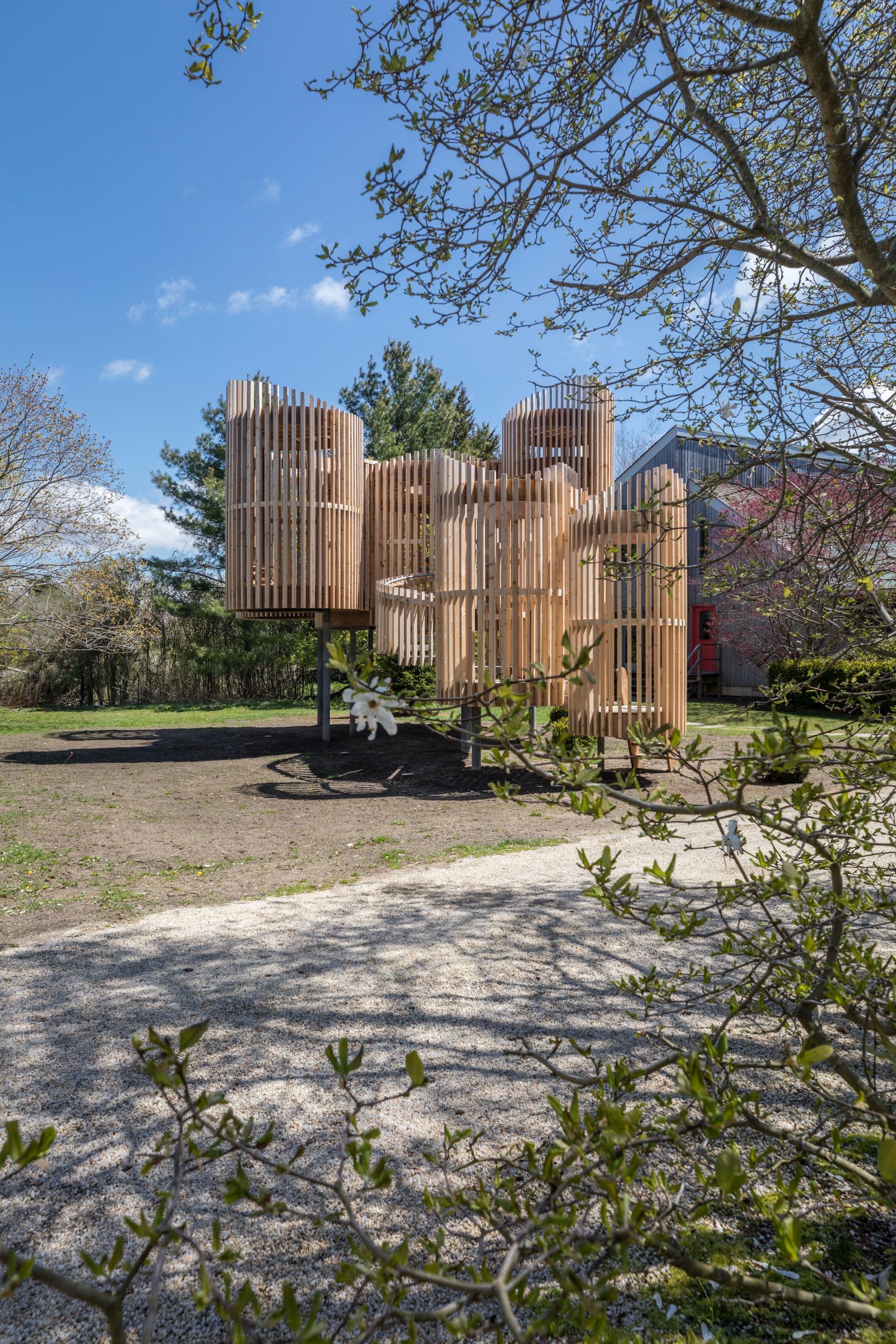 Outside-in pavilion - image 11
