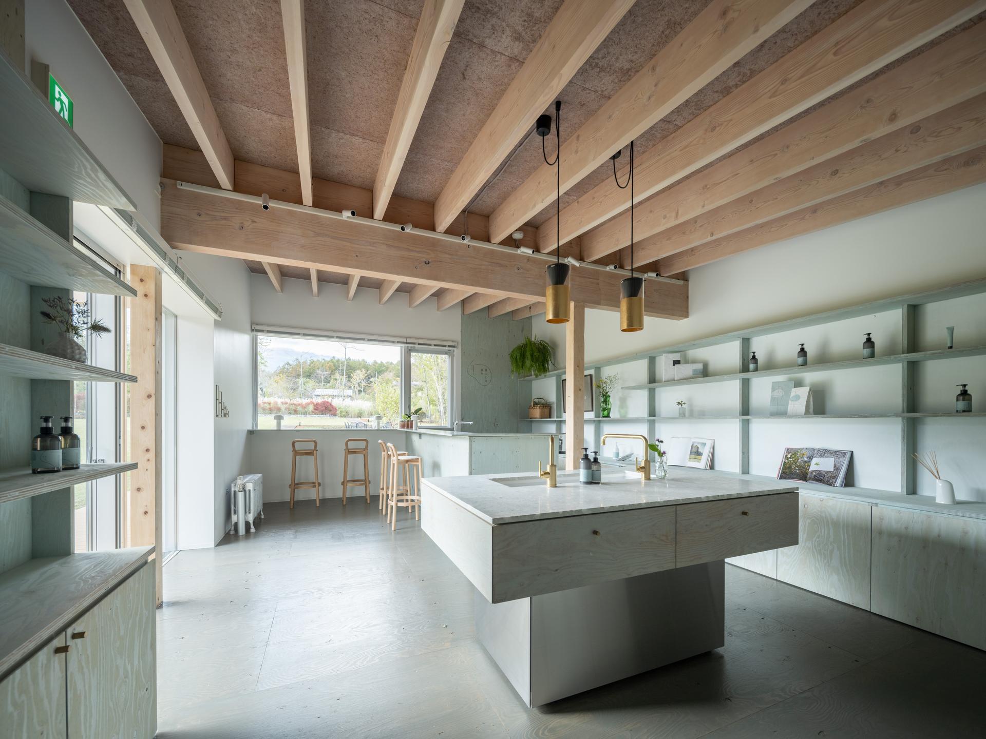 KURASHI NO KAORI Atelier in Lake Yamanaka - image 7