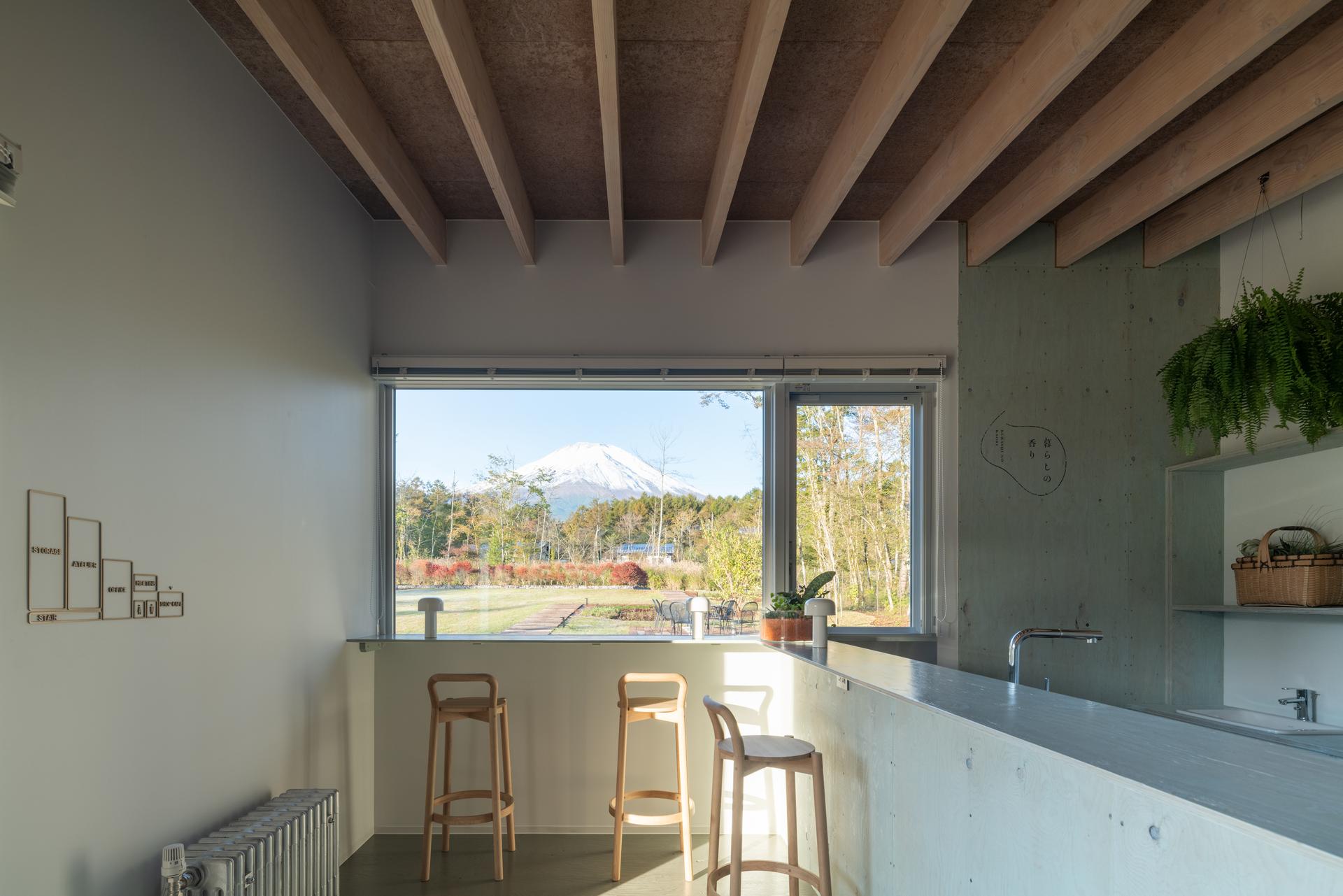 KURASHI NO KAORI Atelier in Lake Yamanaka - image 9