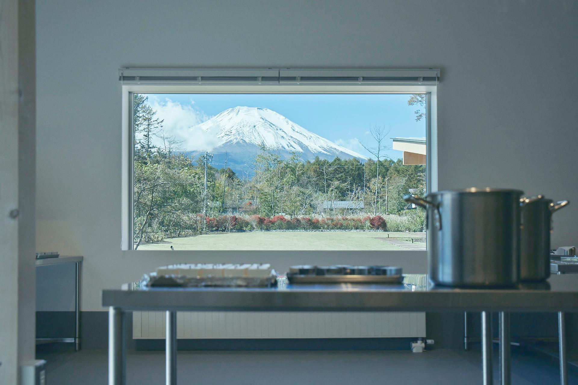 KURASHI NO KAORI Atelier in Lake Yamanaka - image 12