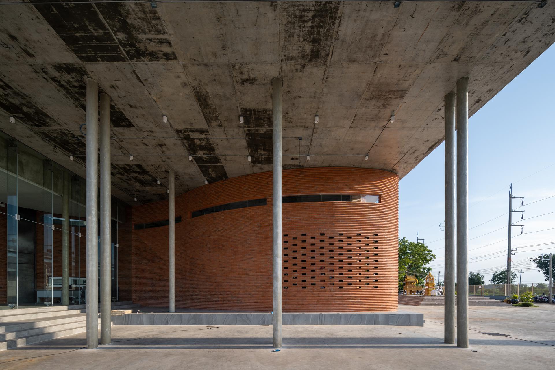 Lorphoonphol rice mill office - image 2