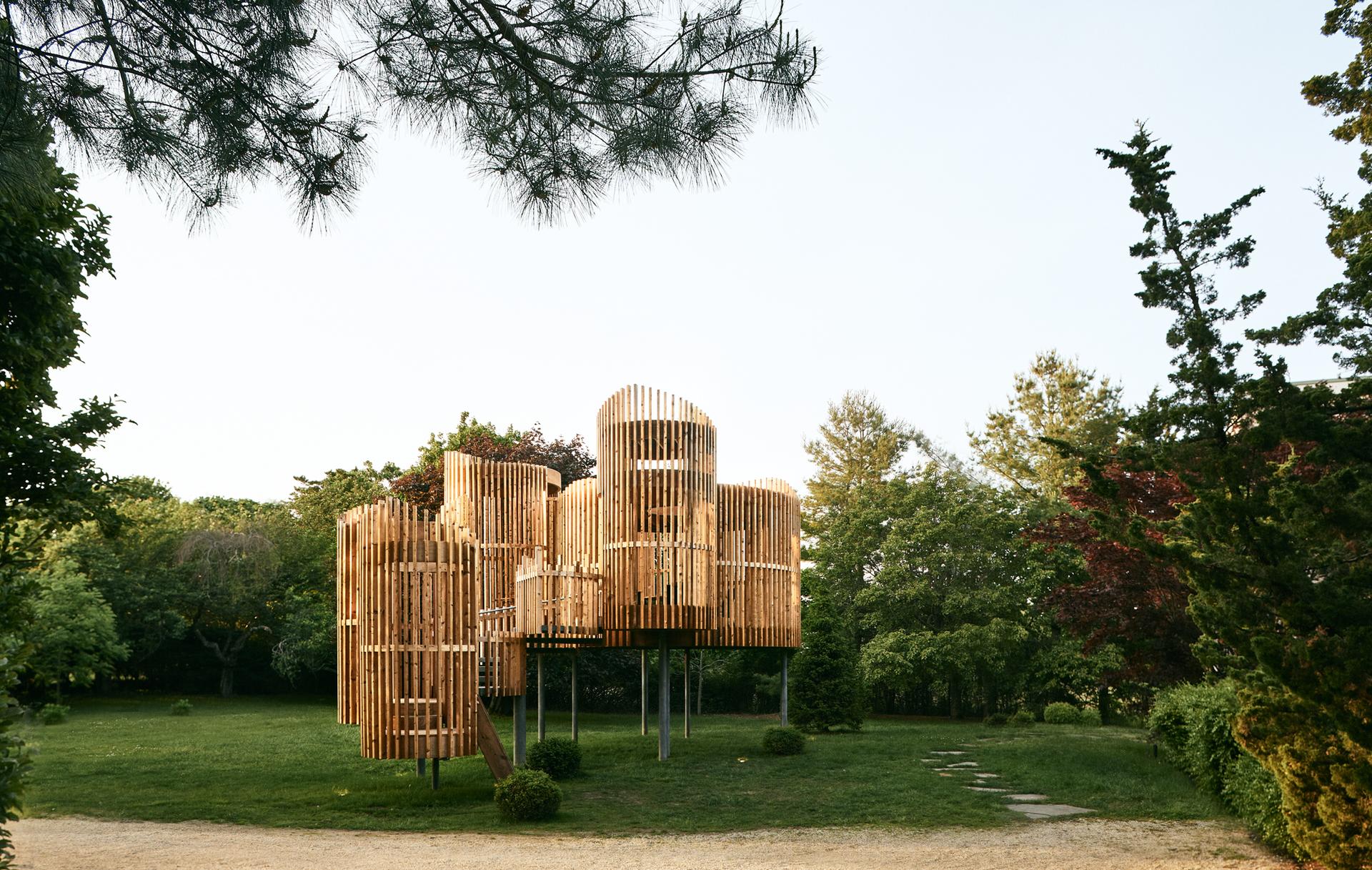 Outside-in pavilion - image 12