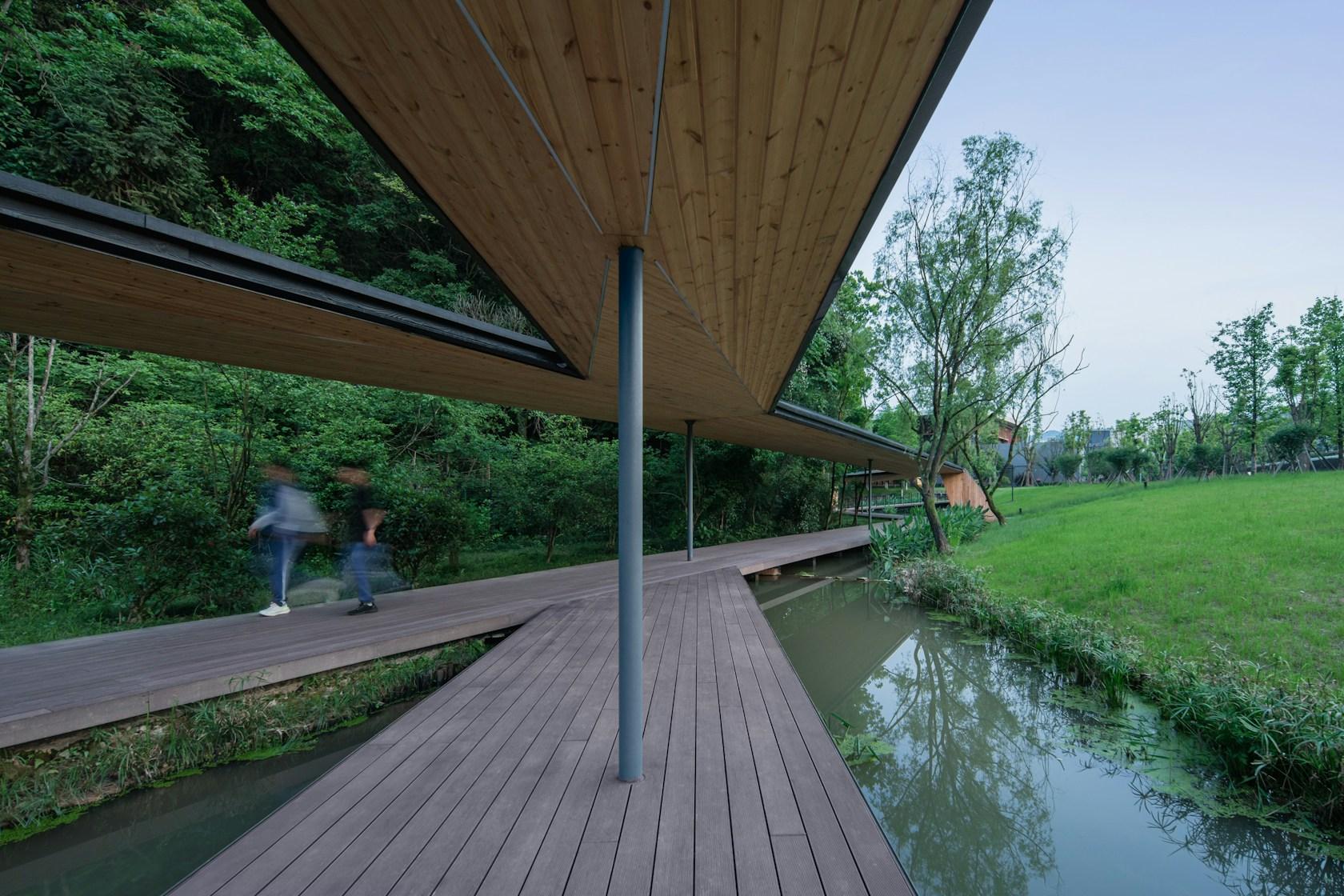 Floating Cornice on the Brook - image 25