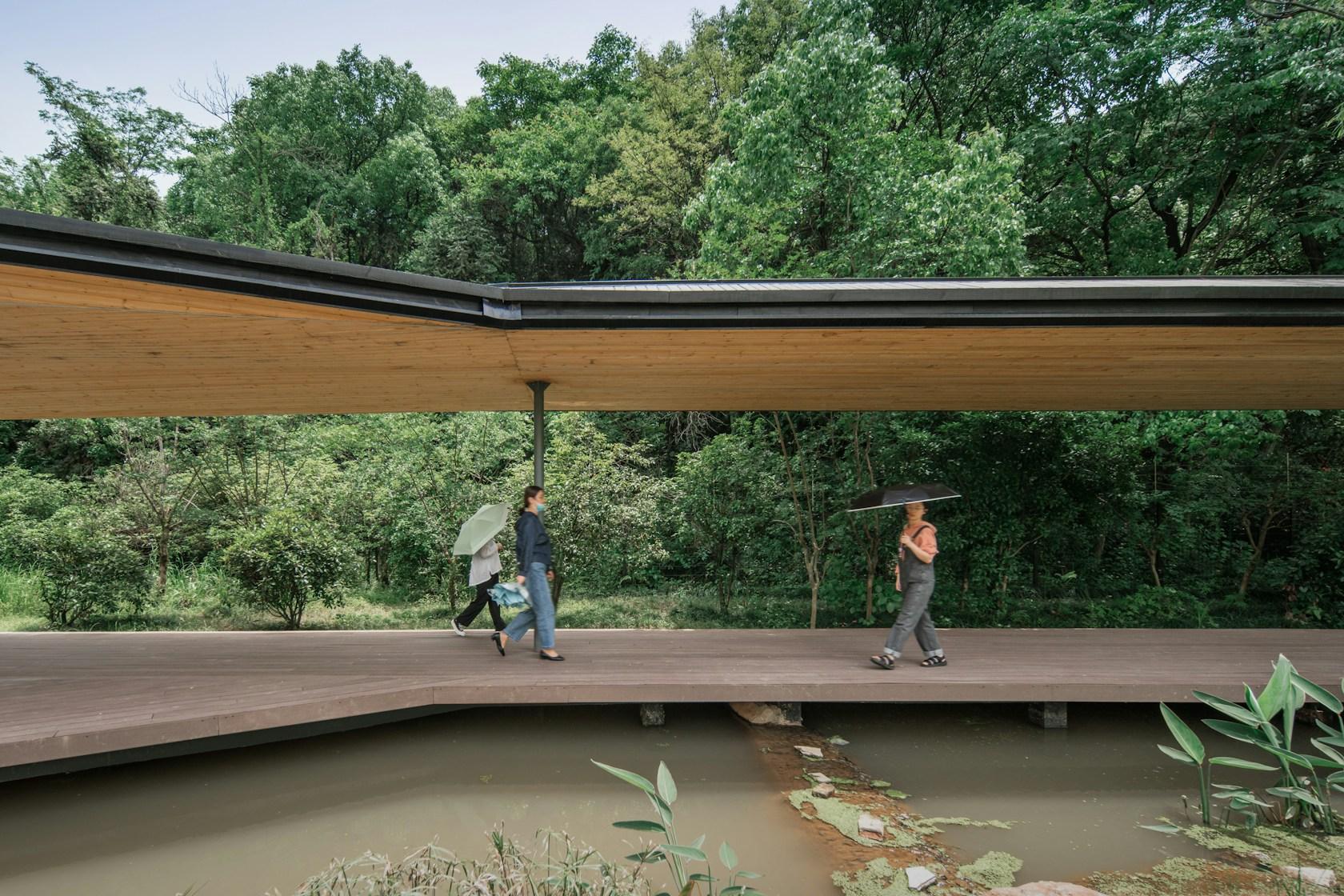 Floating Cornice on the Brook - image 29