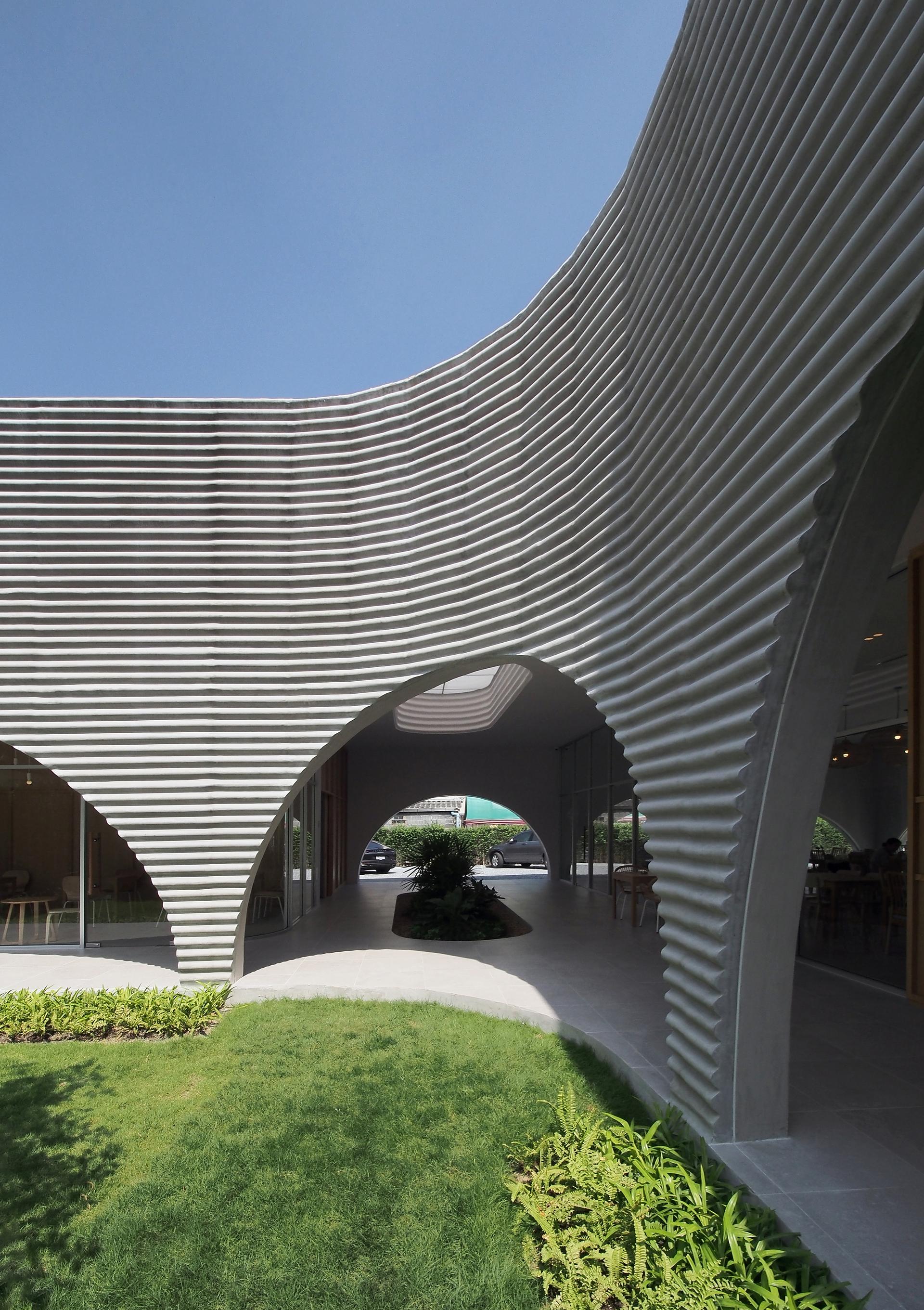 Khao Niao Restaurant + Onda Cafe - image 11