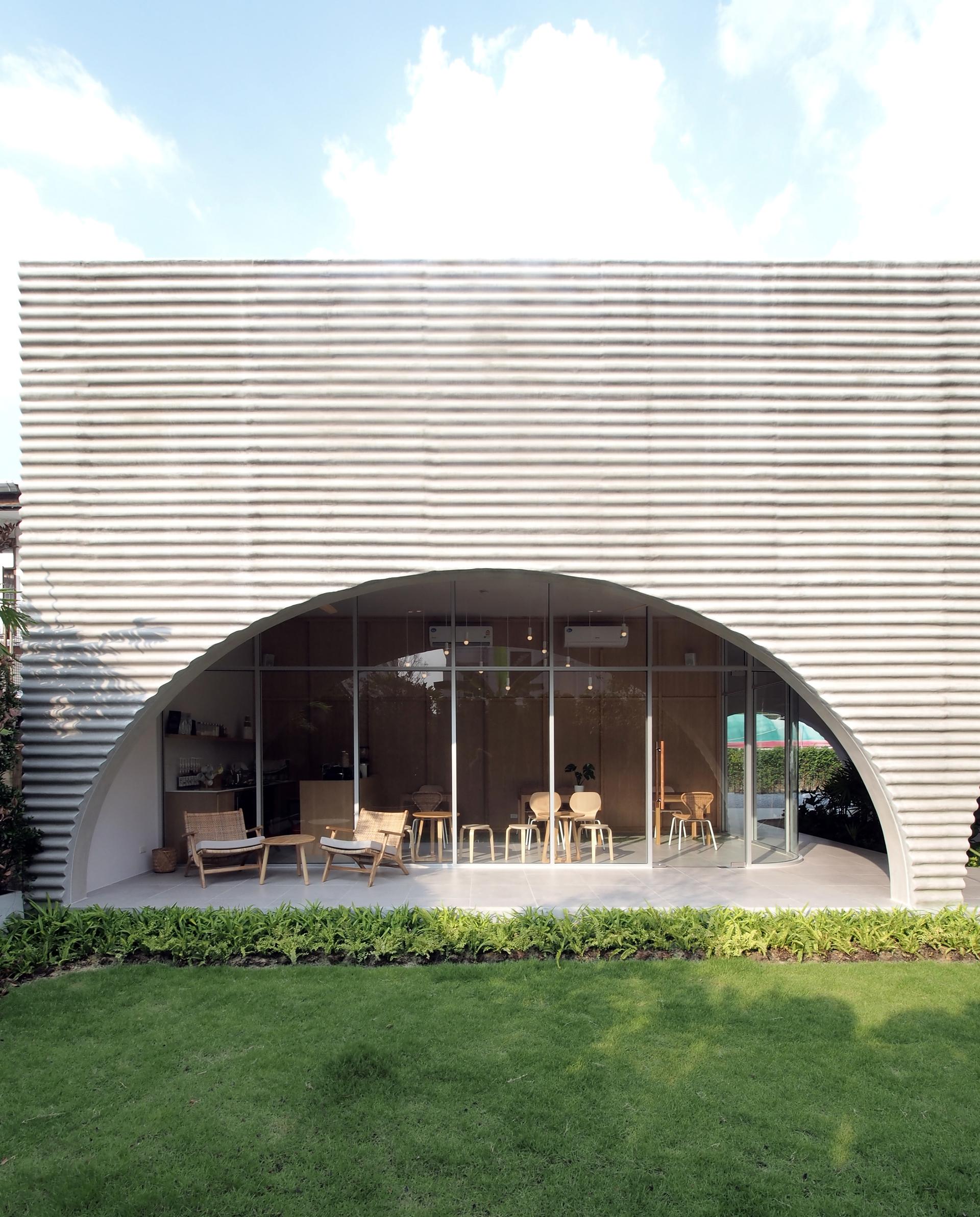 Khao Niao Restaurant + Onda Cafe - image 15