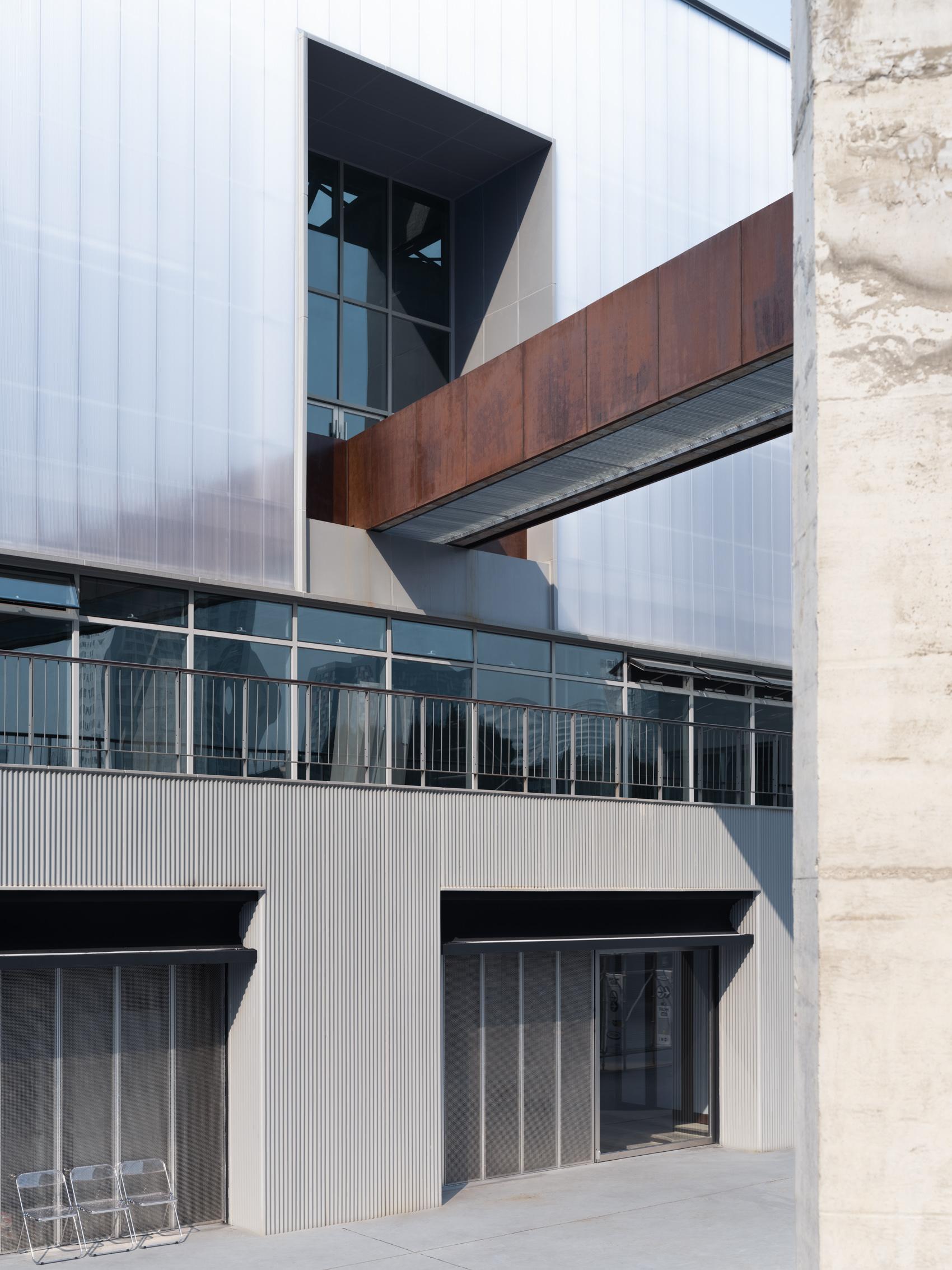 TanArt Community: the Reuse of the Boiler Station at Xi’an Shiyou University - image 13
