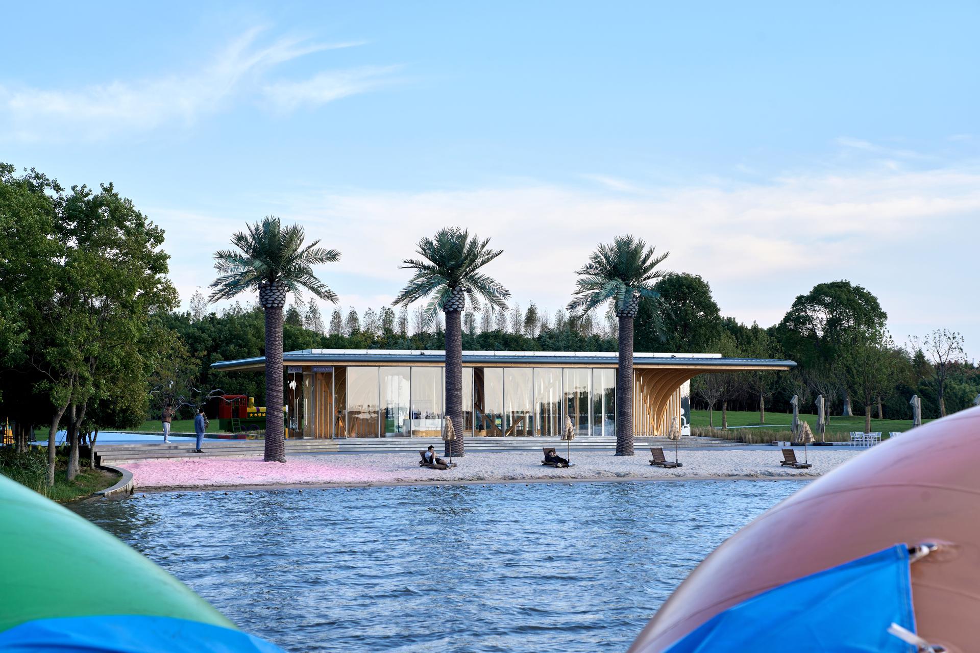 Golden Beach Pavilion in Gucheng Lake - image 13