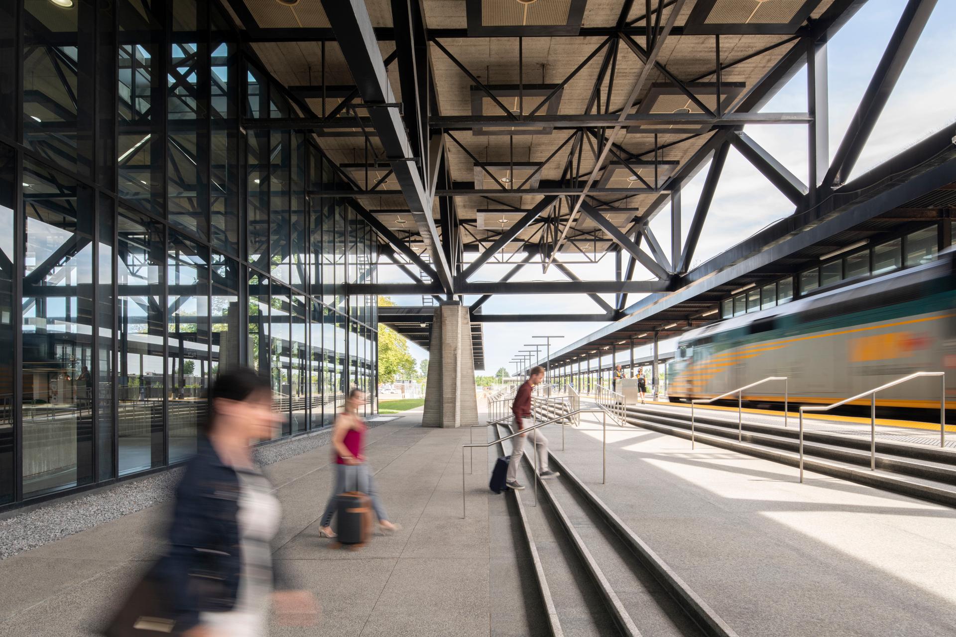 Ottawa Train Station and Via Rail Business Lounge - image 7
