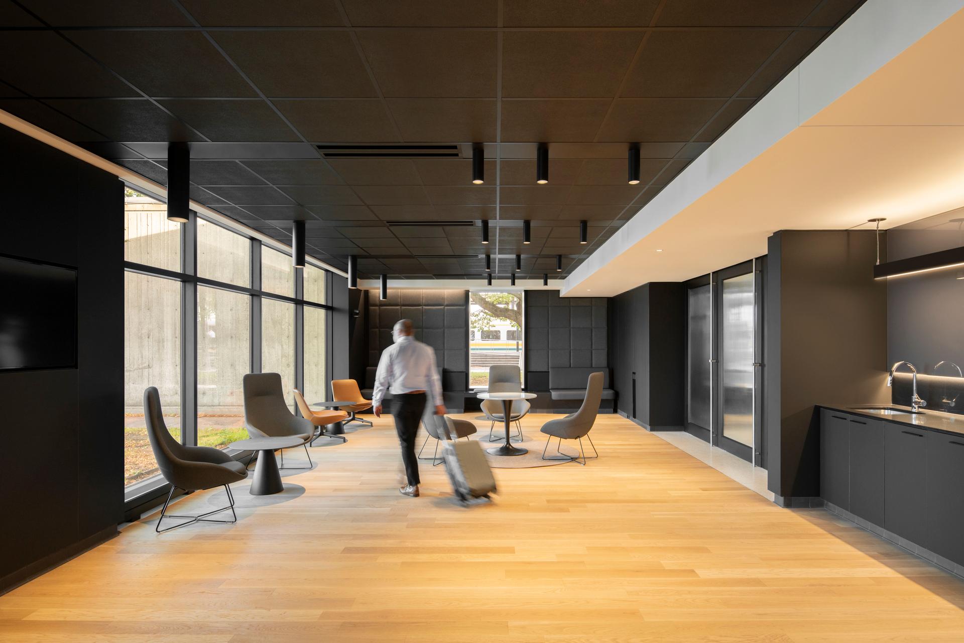 Ottawa Train Station and Via Rail Business Lounge - image 9