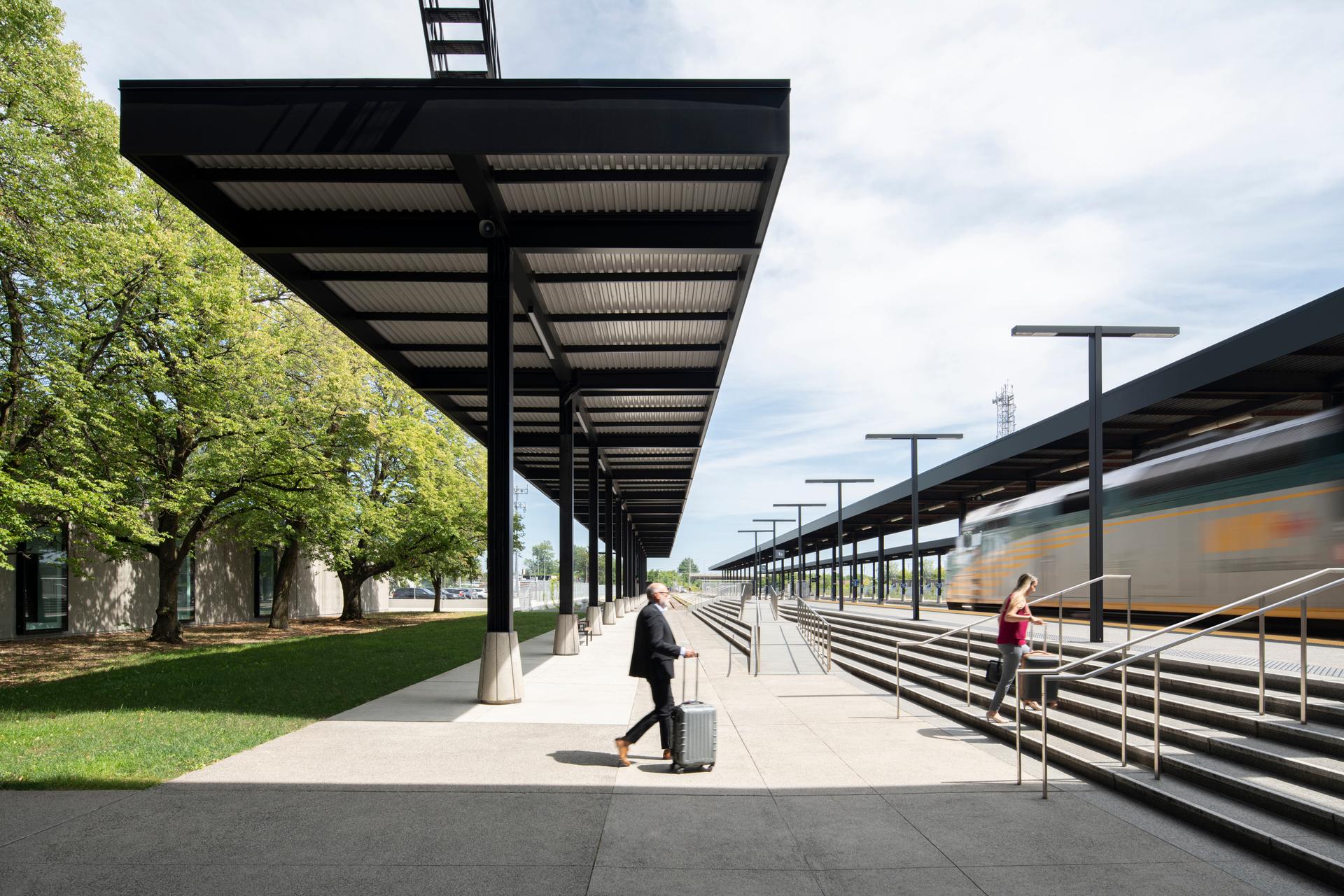 Ottawa Train Station and Via Rail Business Lounge - image 12