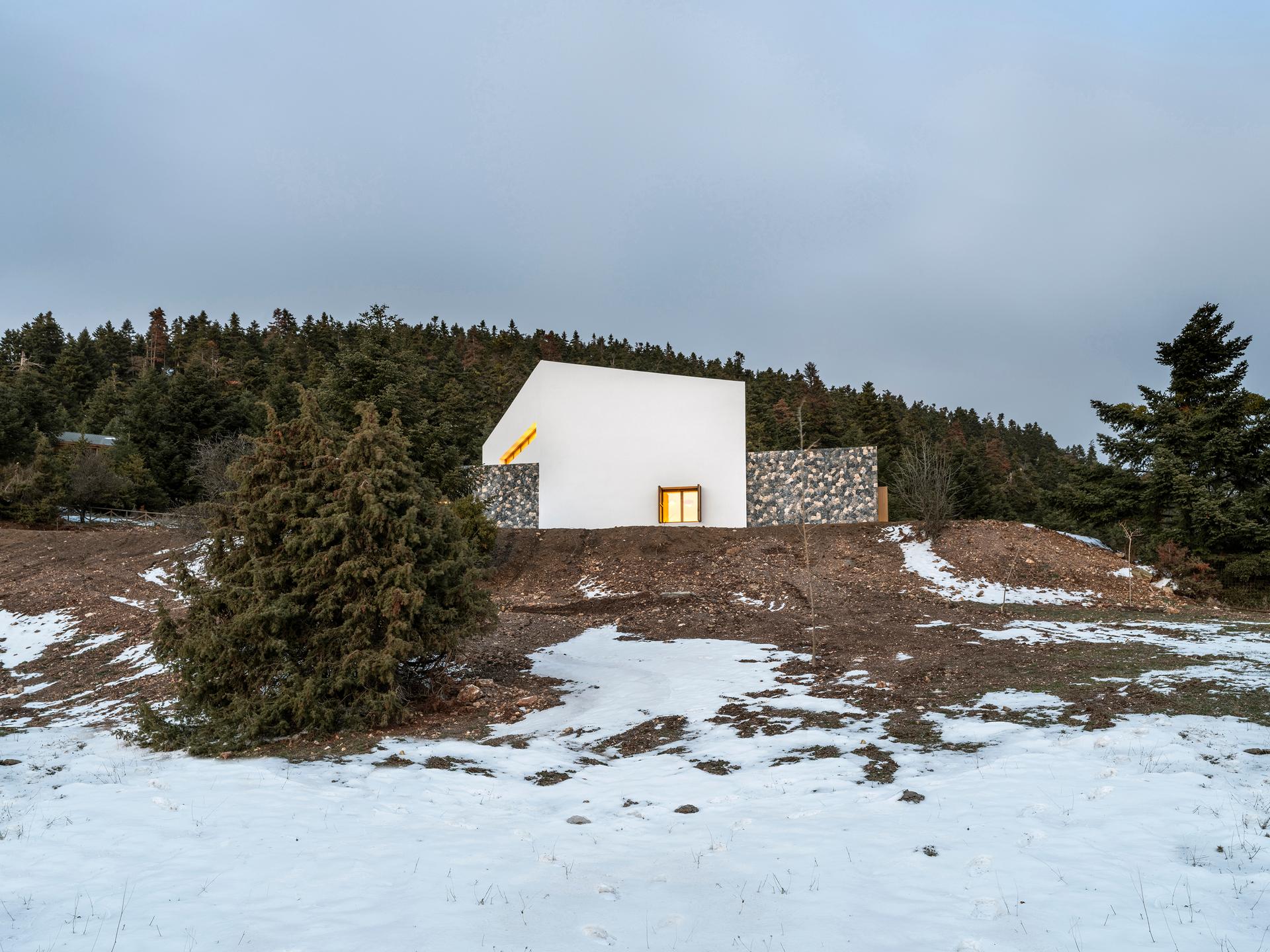 Snowfall House - image 7