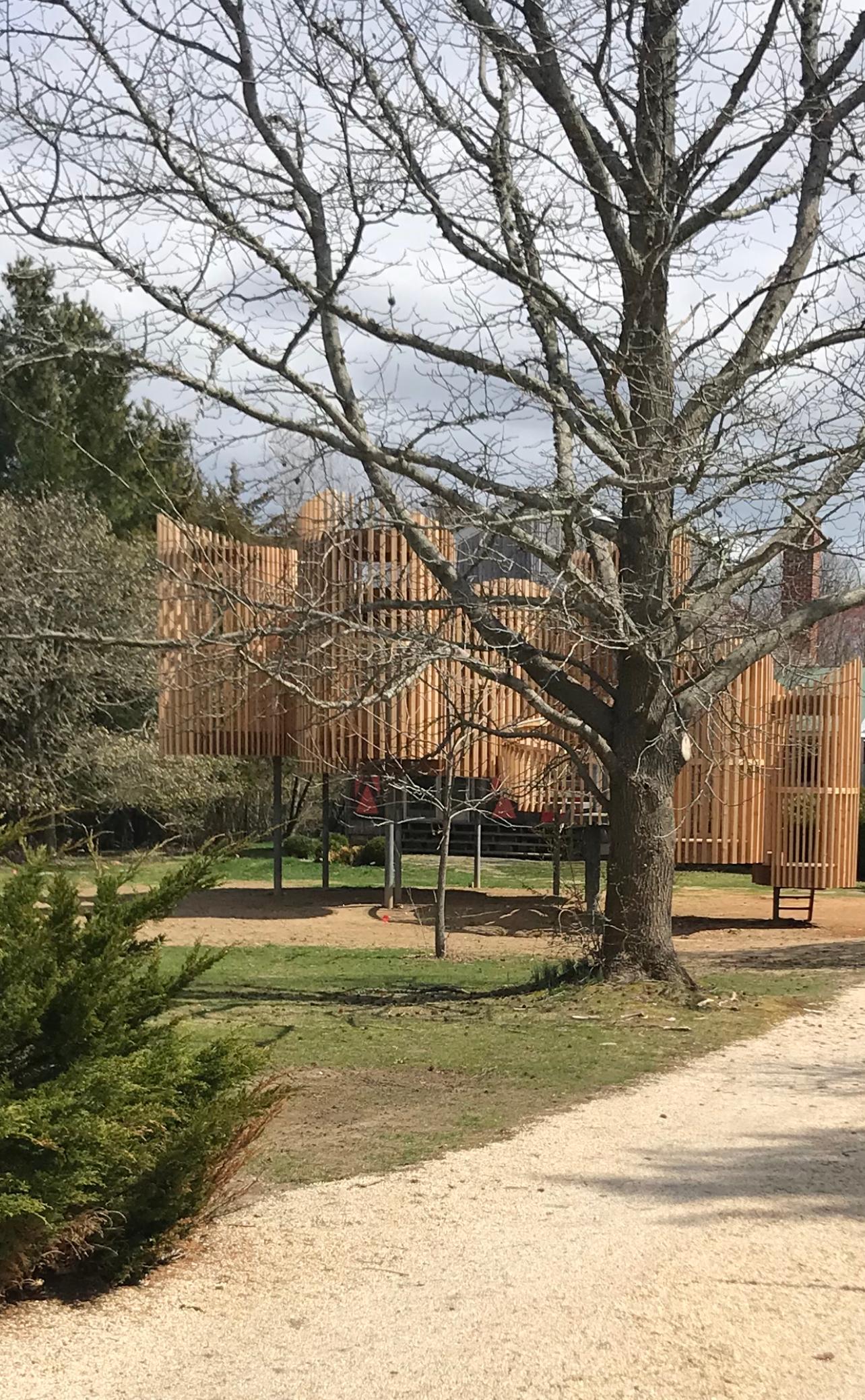 Outside-in pavilion - image 10