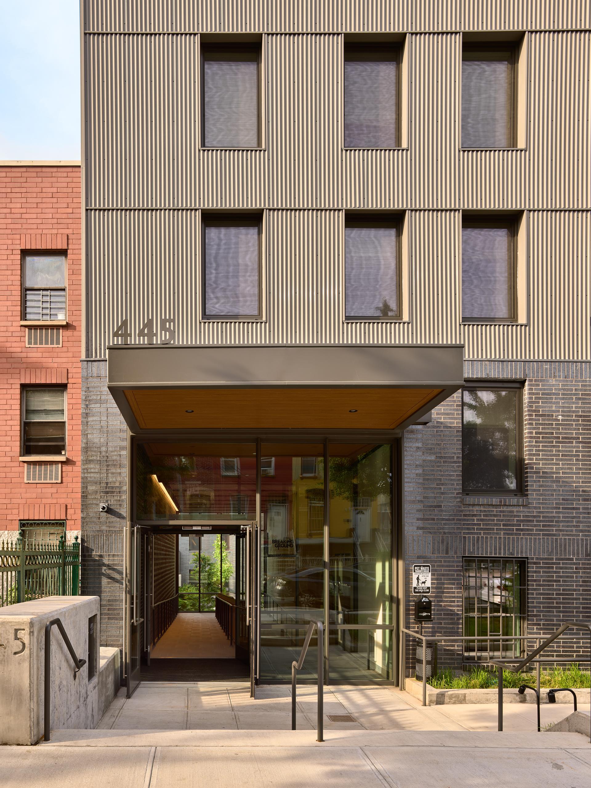 Betances Residence - image 5