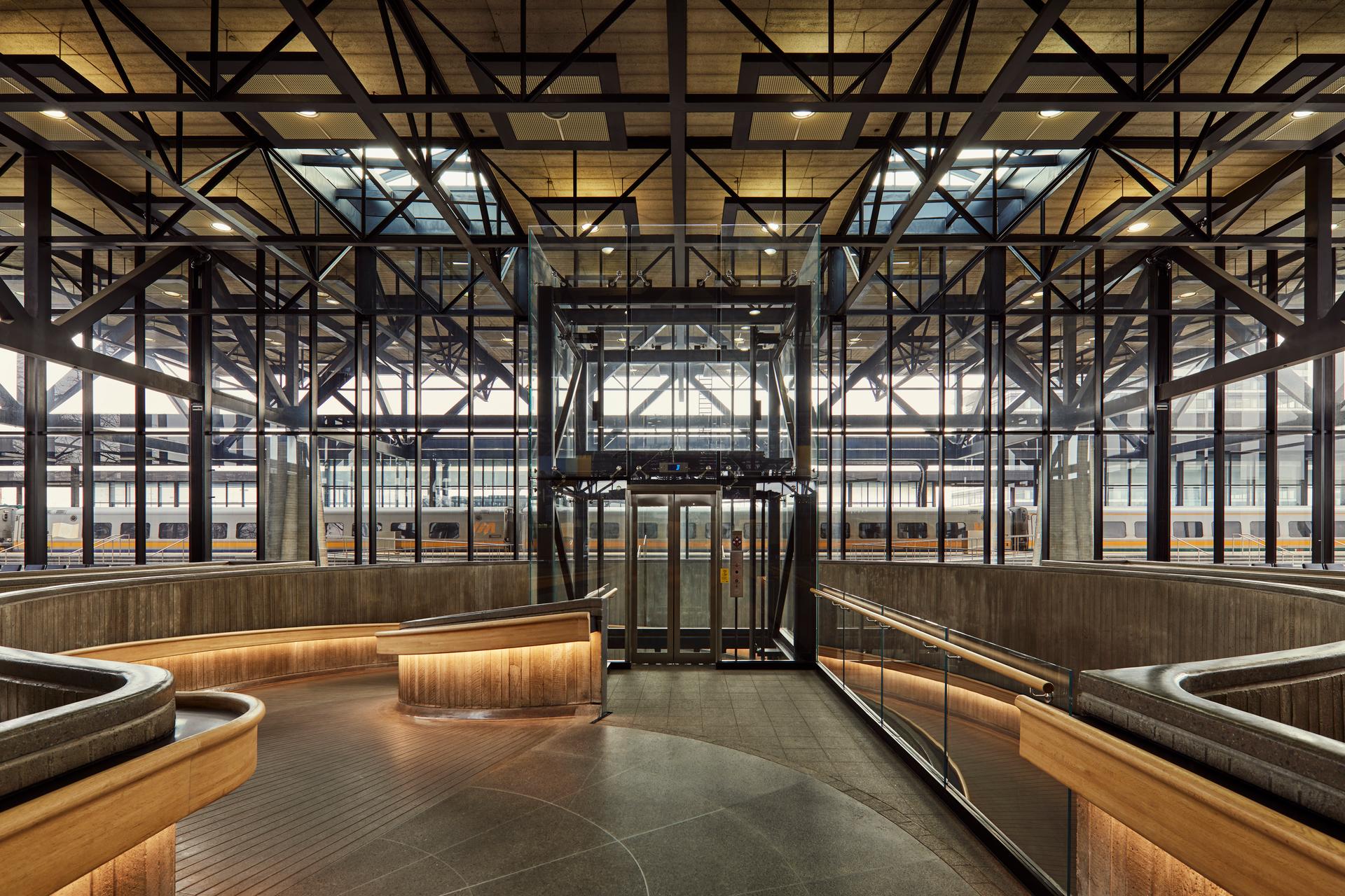 Ottawa Train Station and Via Rail Business Lounge - image 15