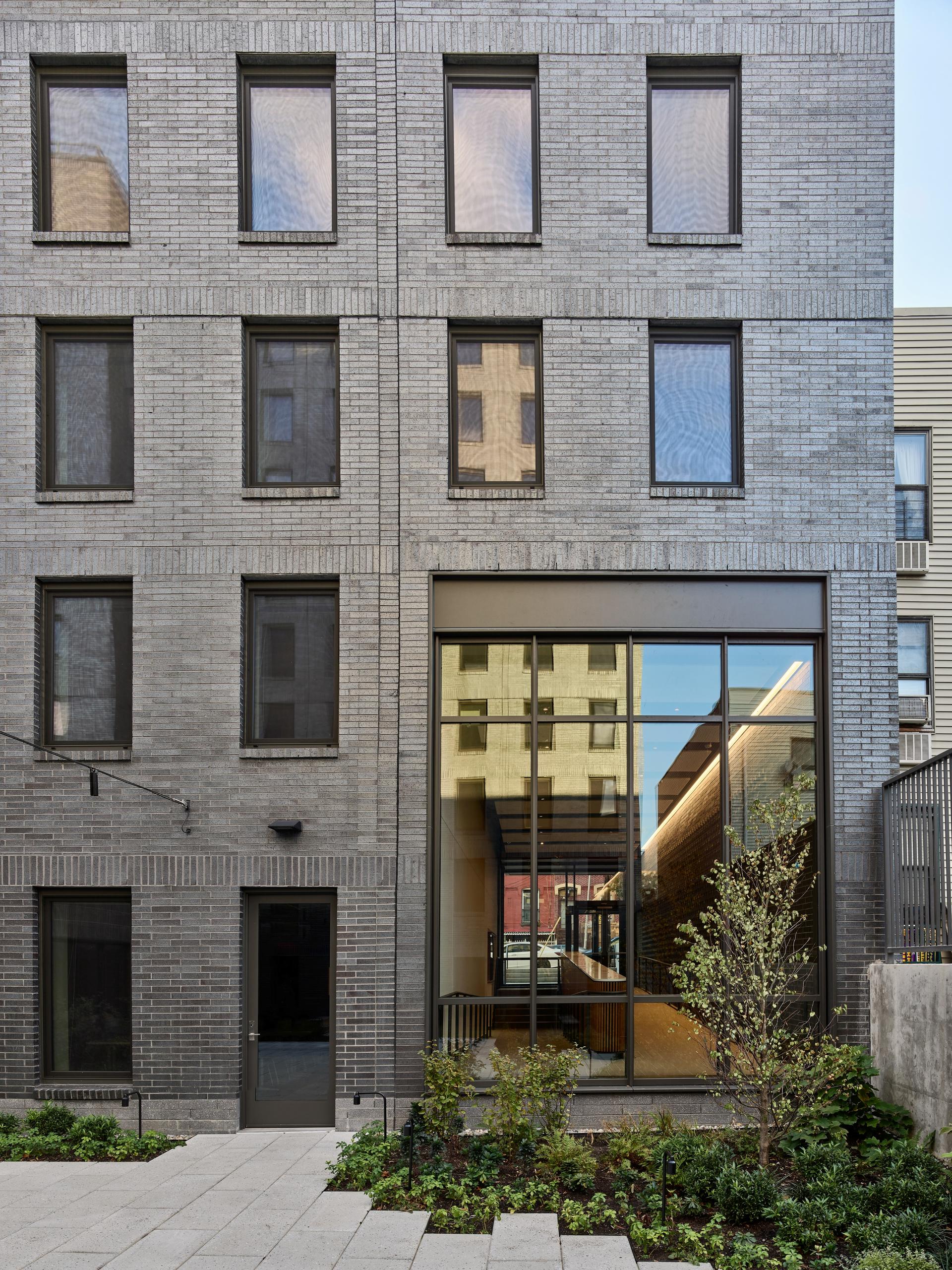 Betances Residence - image 9