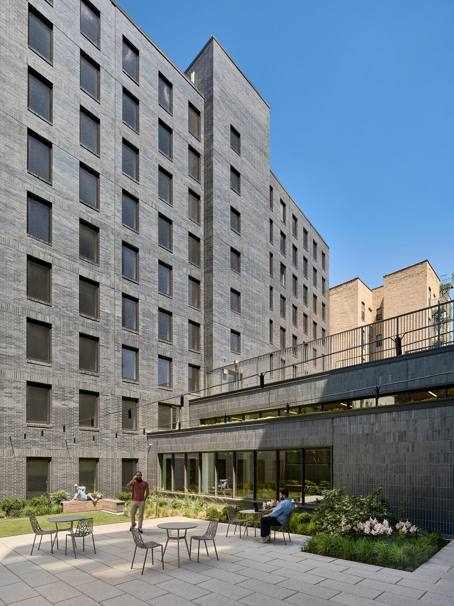 Betances Residence - image 10
