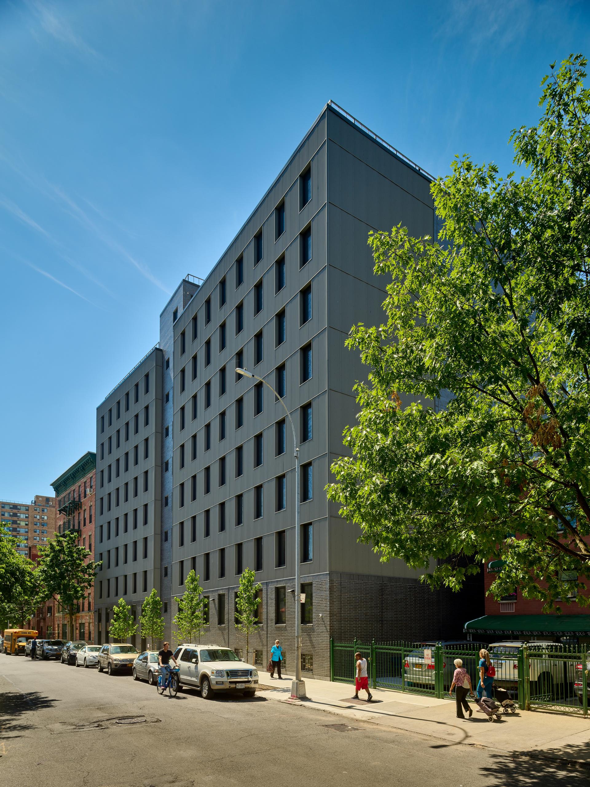 Betances Residence - image 13