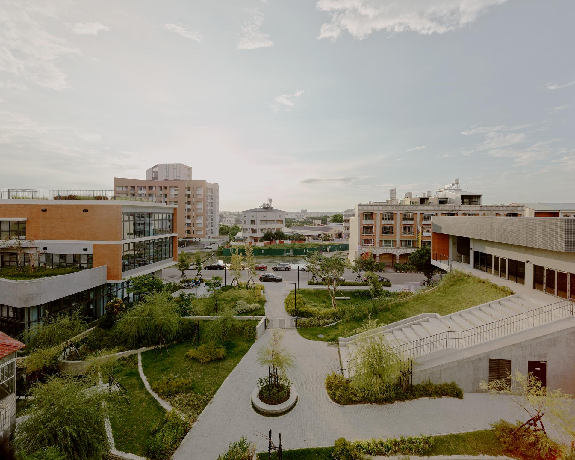 Shangfeng Public Library and School Gymnasium - image 5