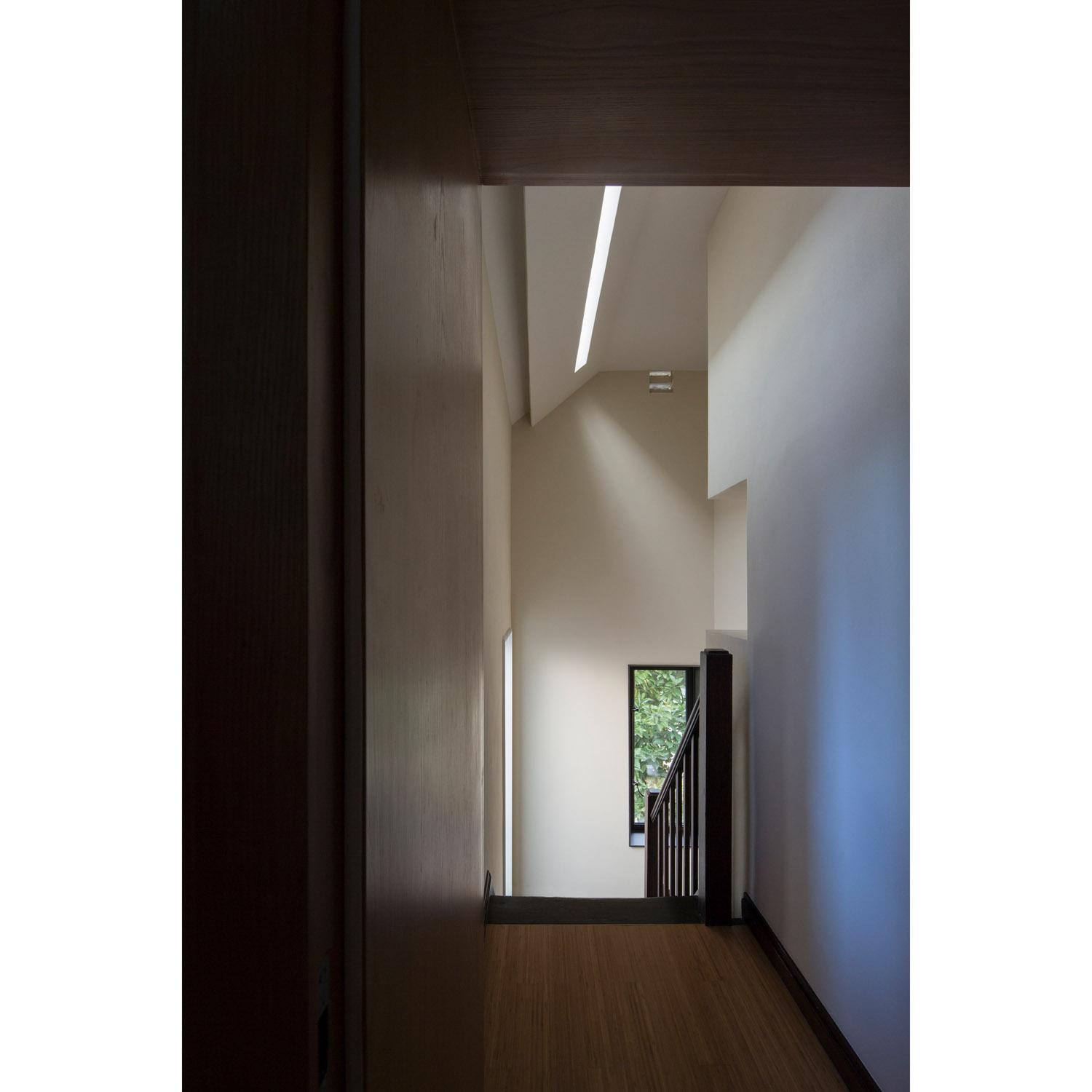 Twilight House - image 5