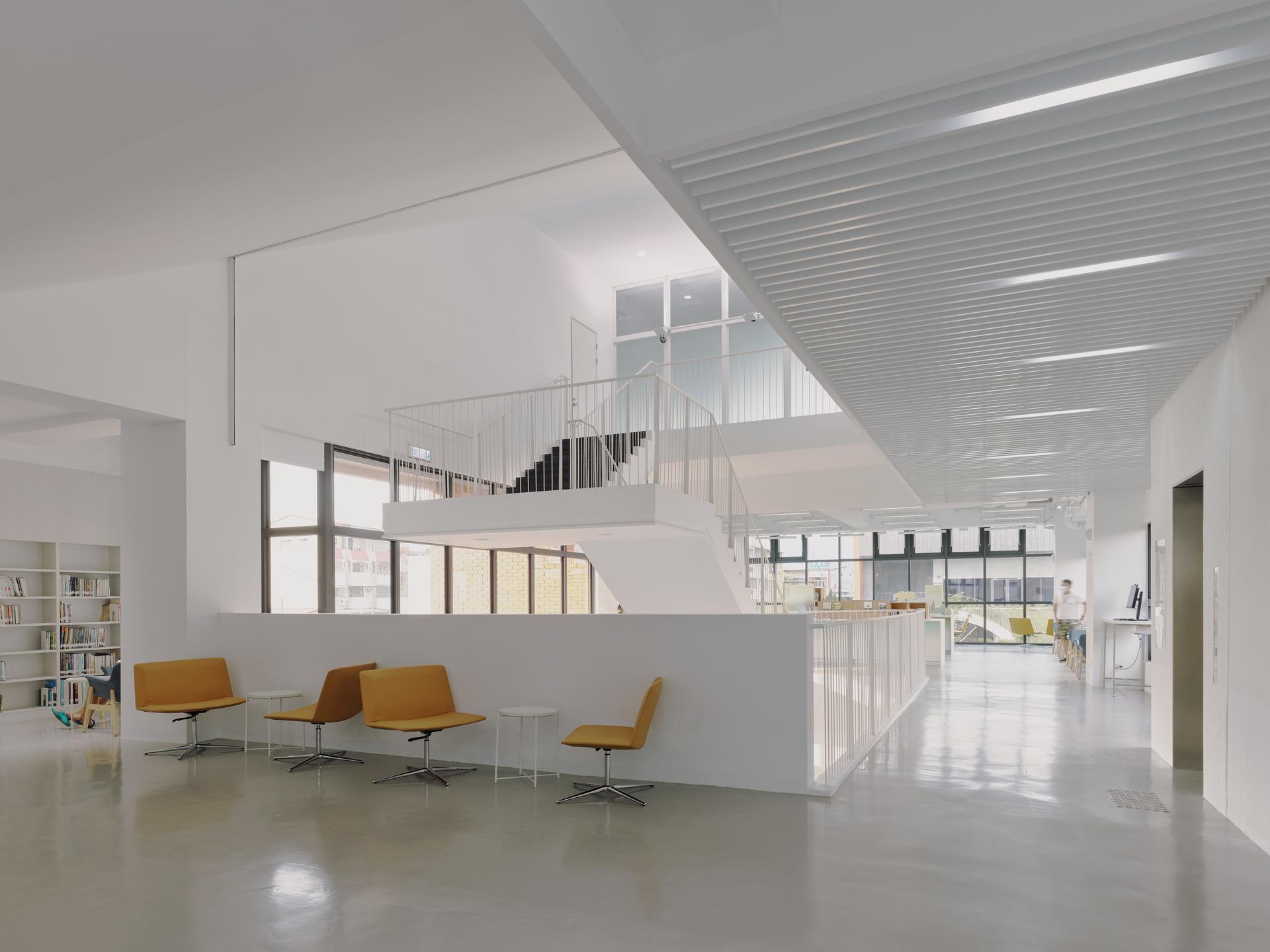Shangfeng Public Library and School Gymnasium - image 15