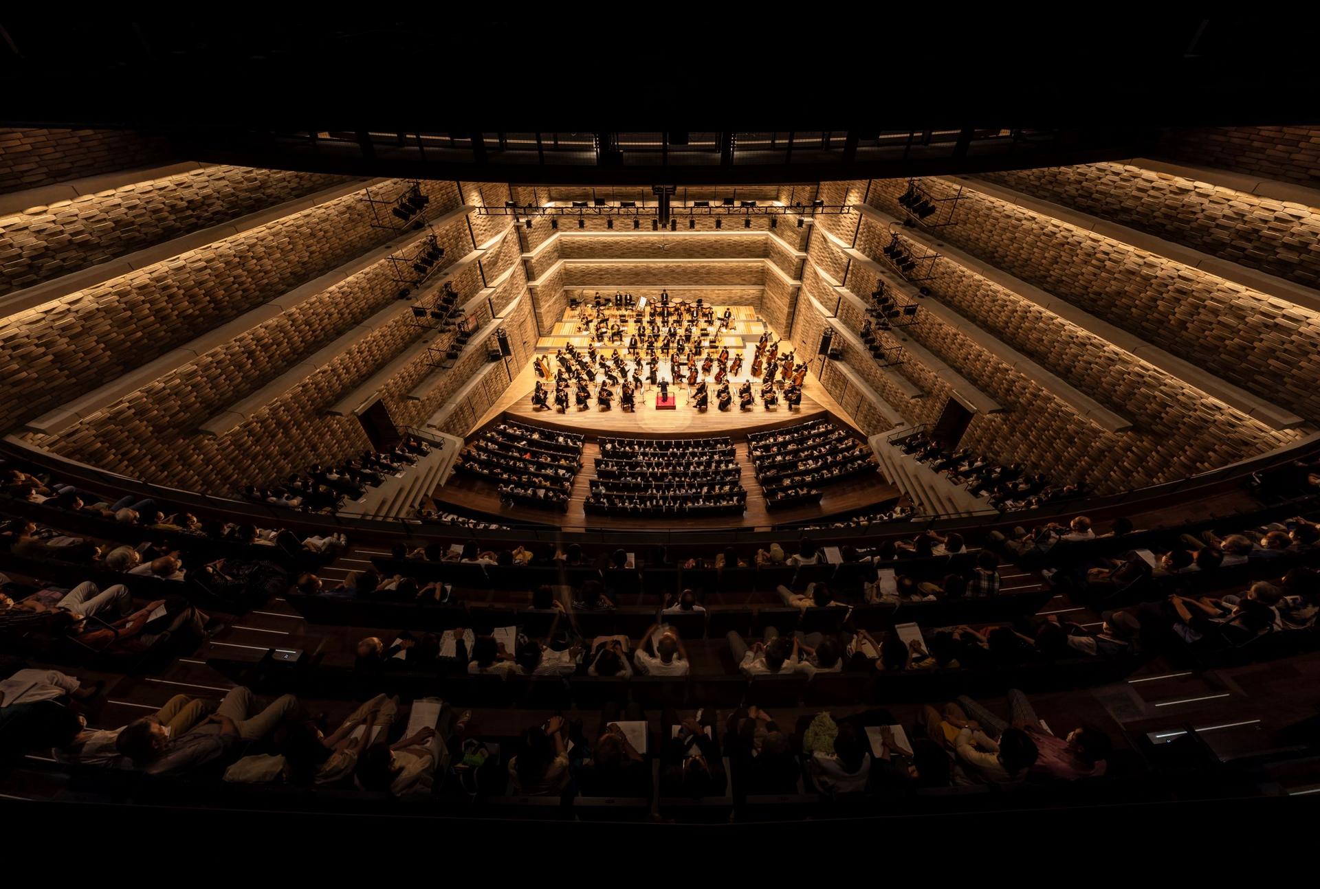 Hirakata Performing & Visual Arts Center - image 9